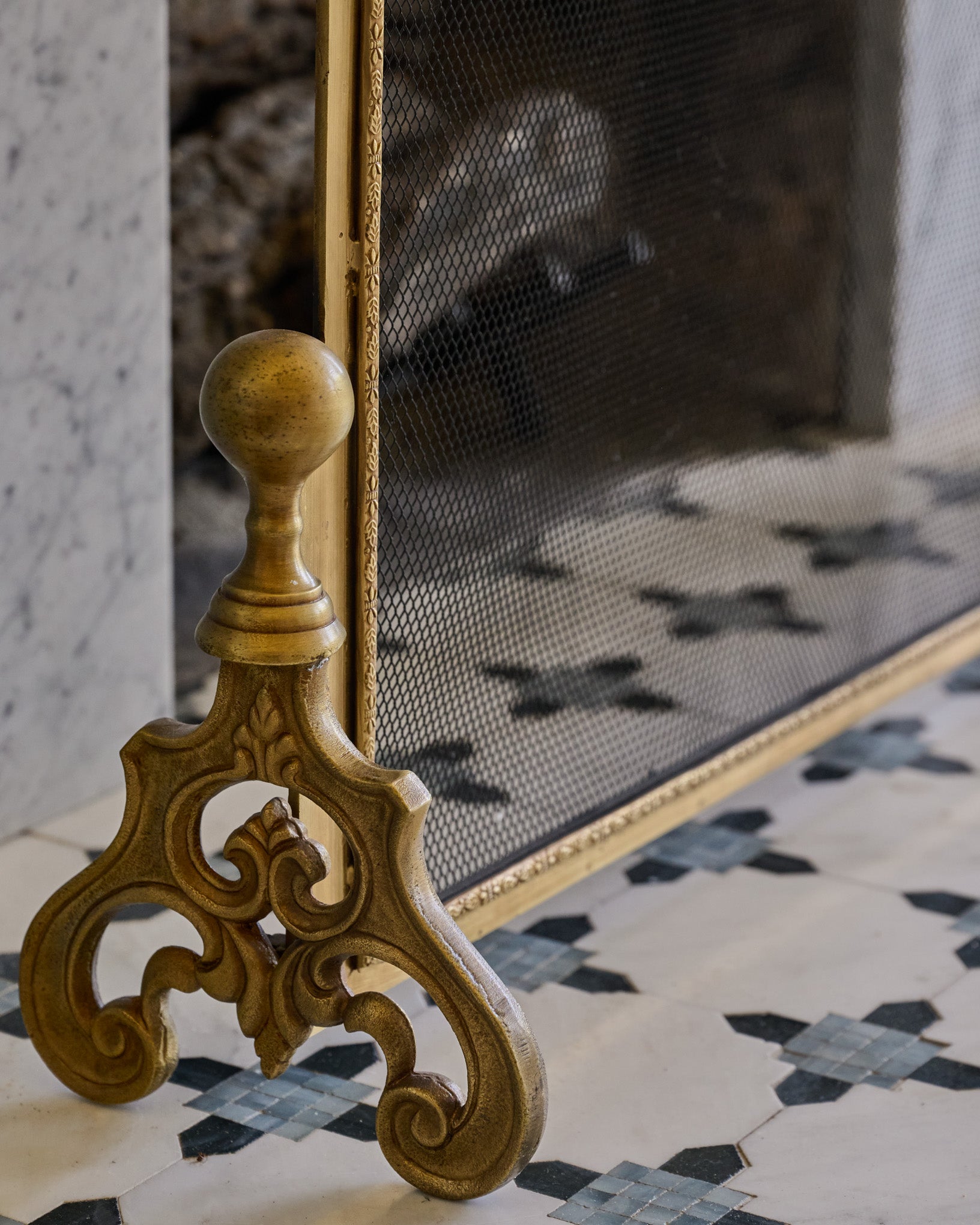 Vienna Arched Fireplace Screen – Magnolia