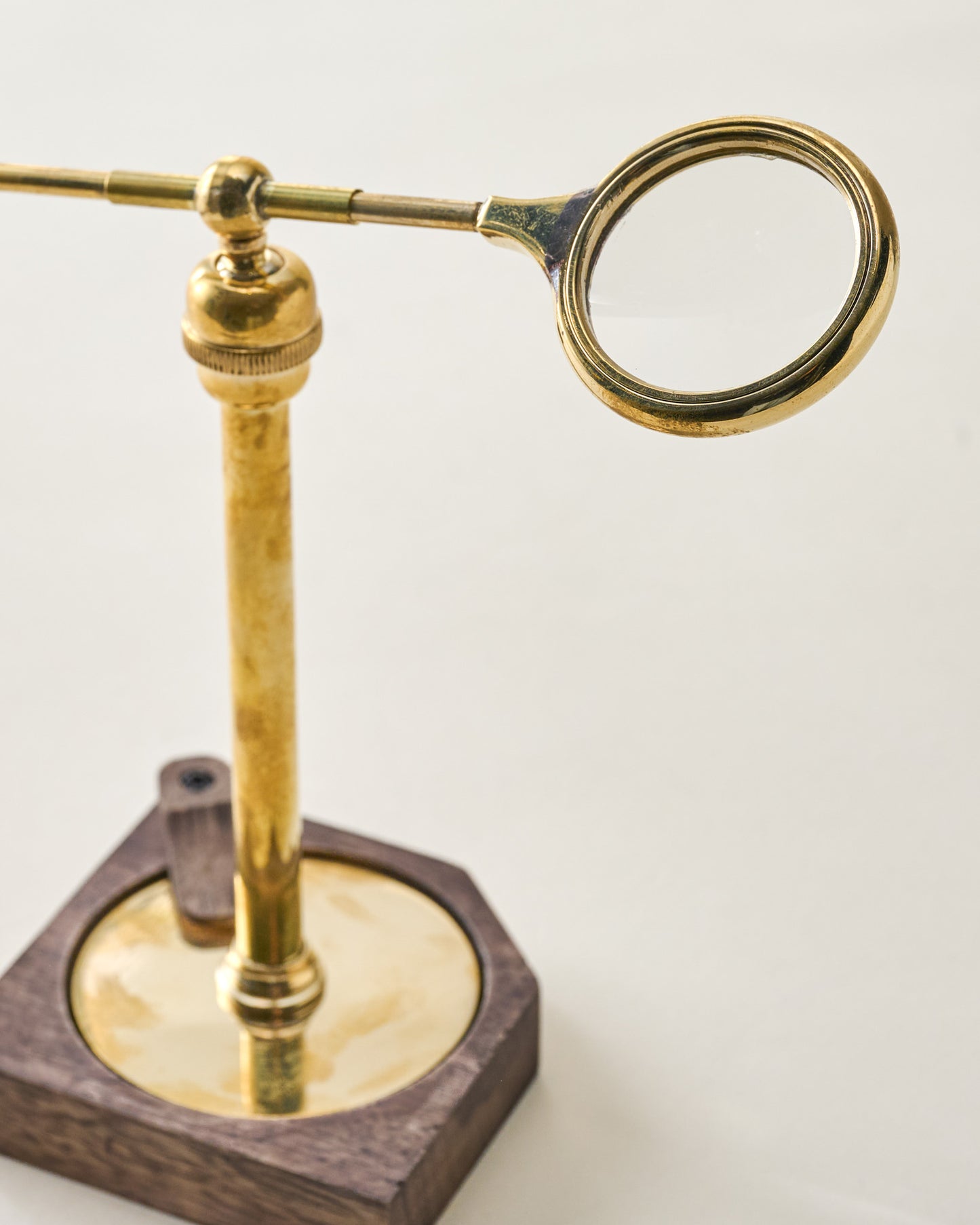 Vintage Inspired Magnifying Glass on Stand
