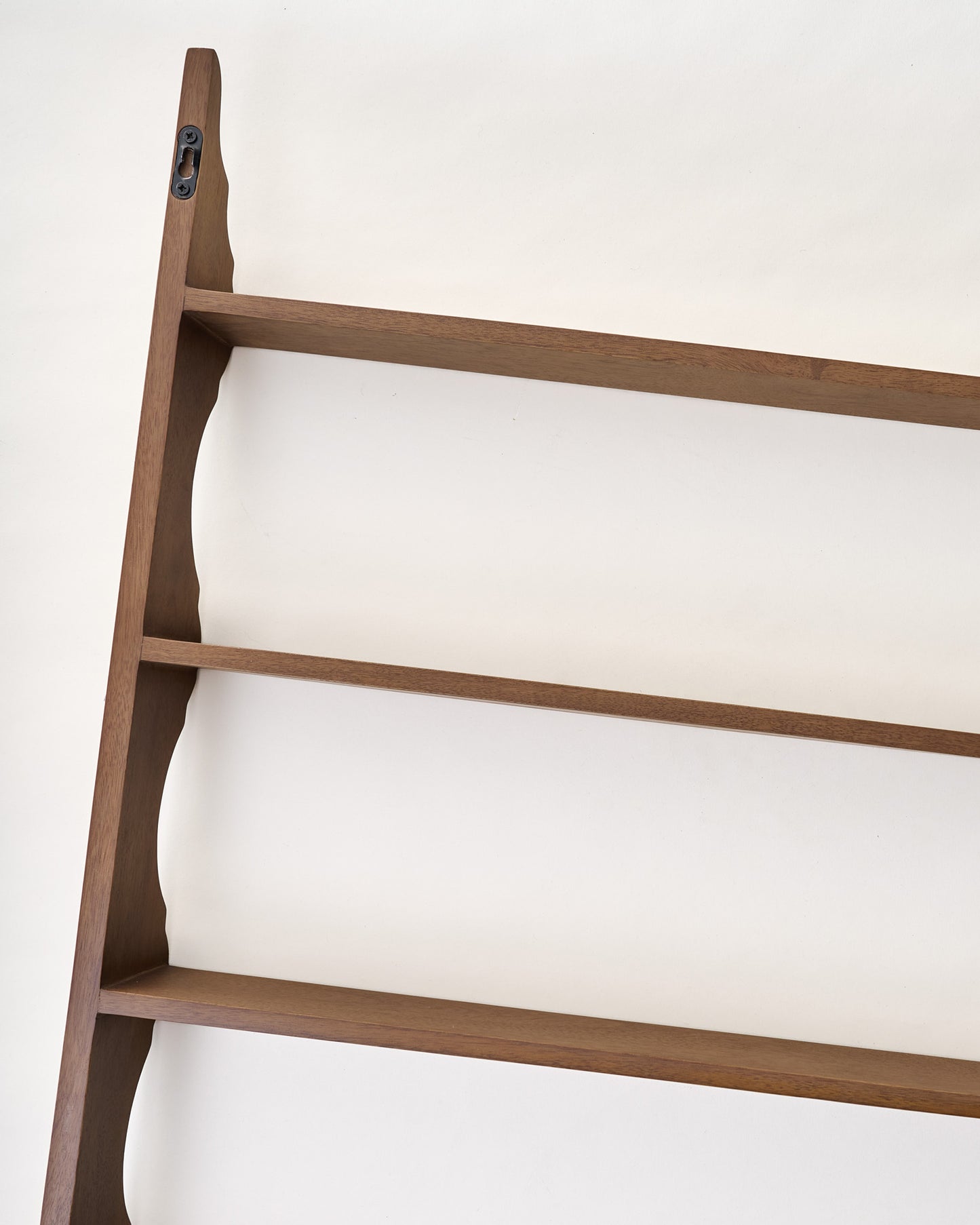 Tapered Scallop Wood Wall Shelf