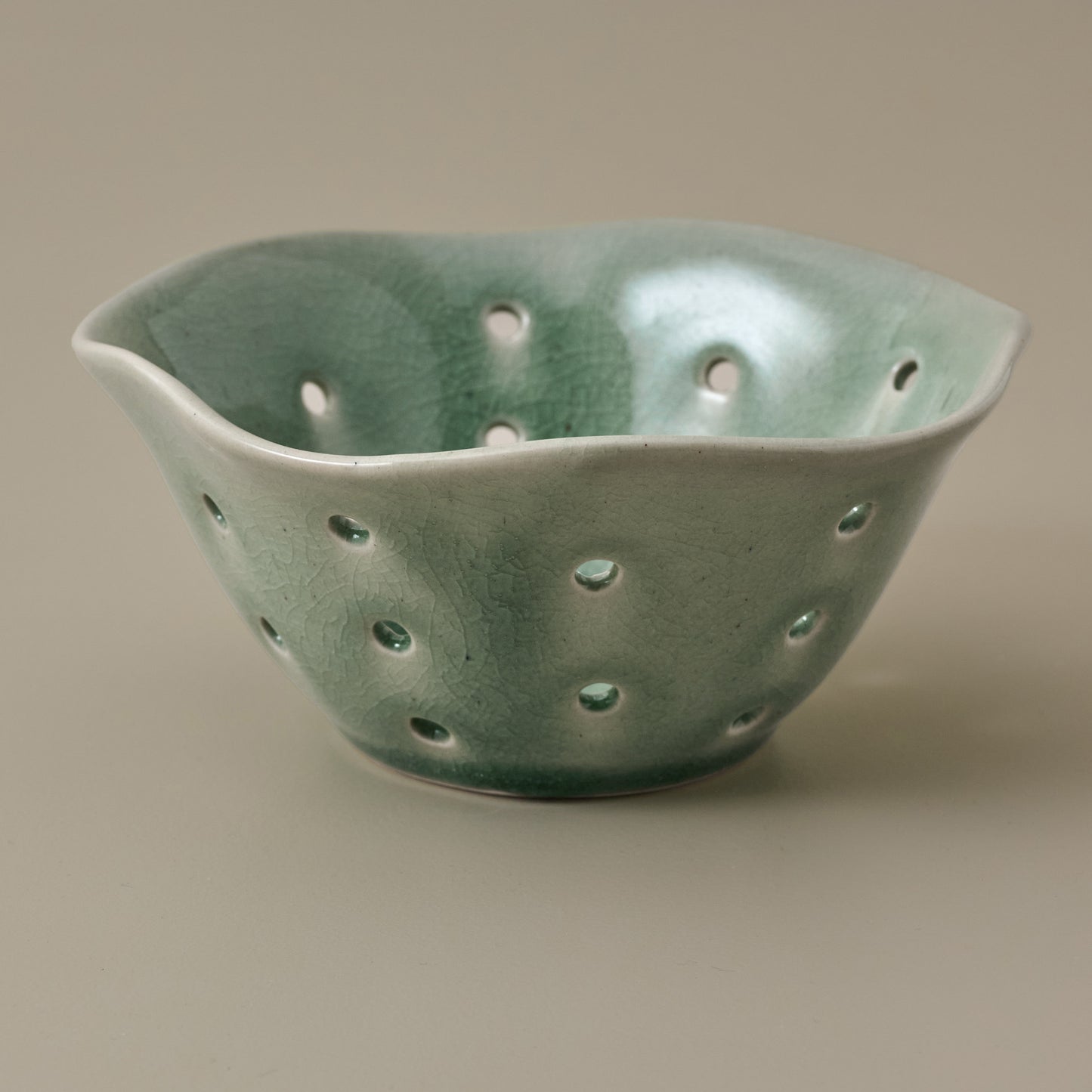 Ceramic Berry Bowl in Green