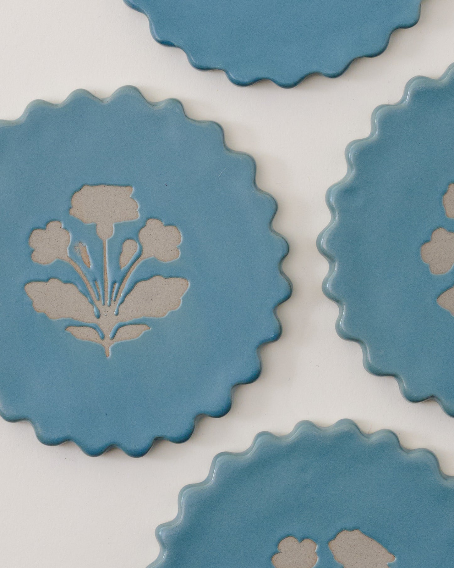 Micro-Scallop Floral Coaster Set of Four close up design