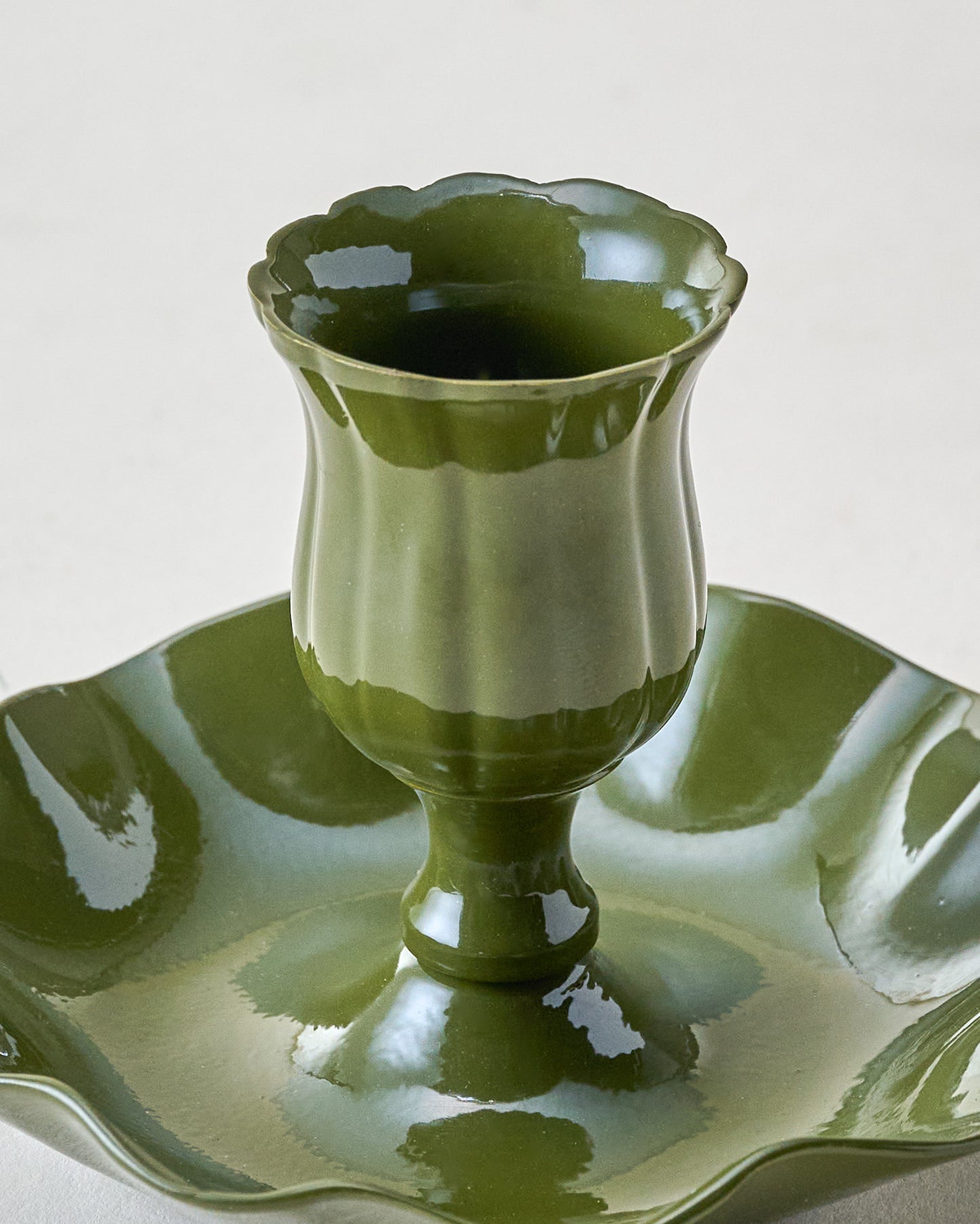 Ruffle Taper Holder