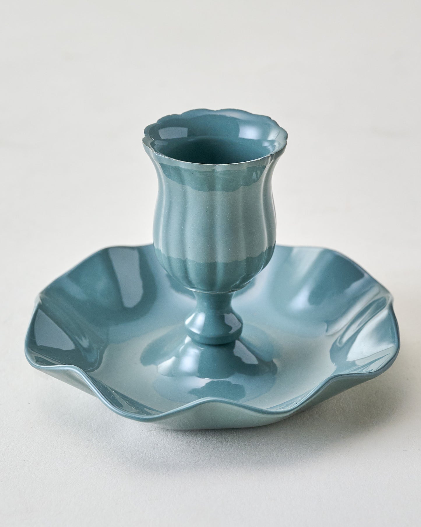 Ruffle Taper Holder