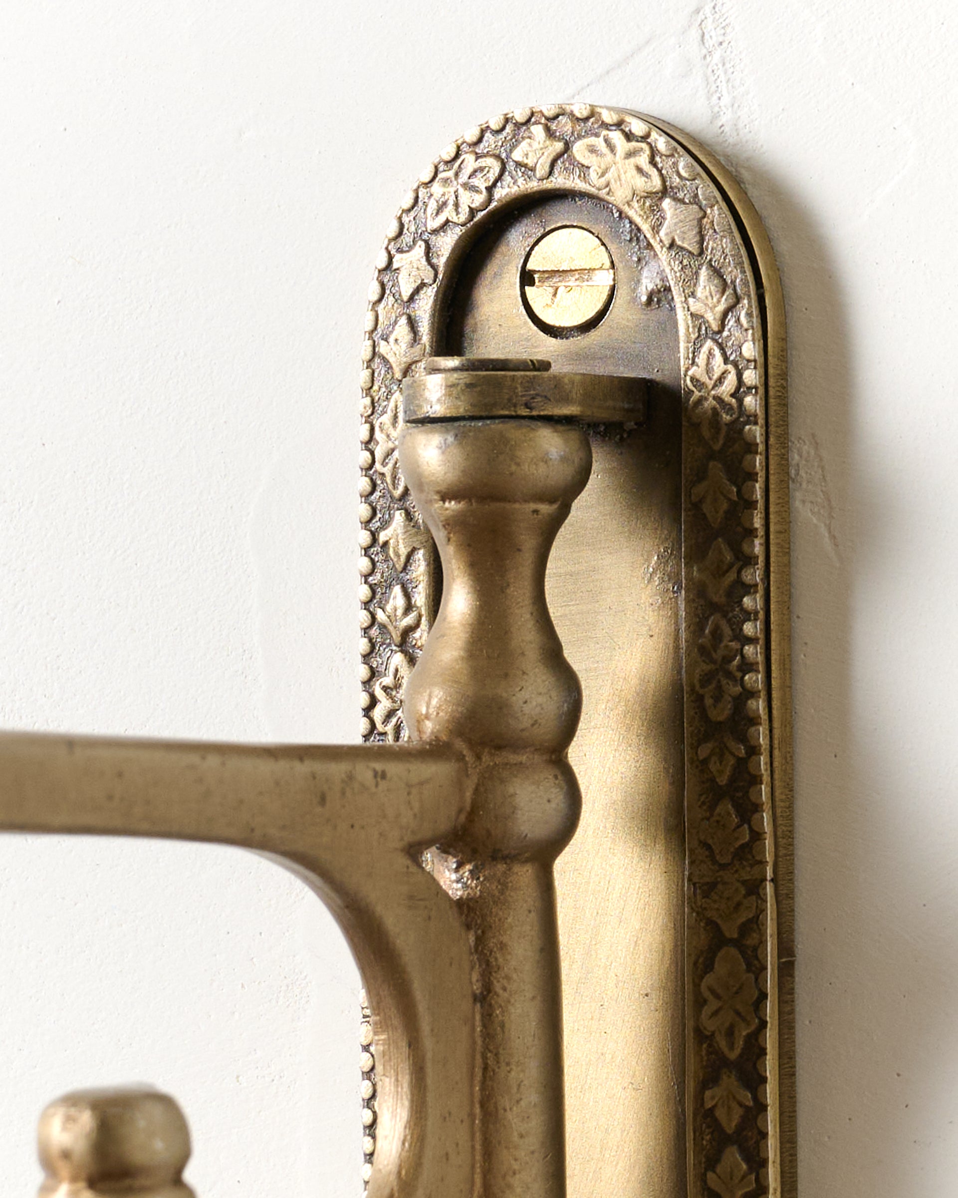 Vienna Swivel Single Hook close up