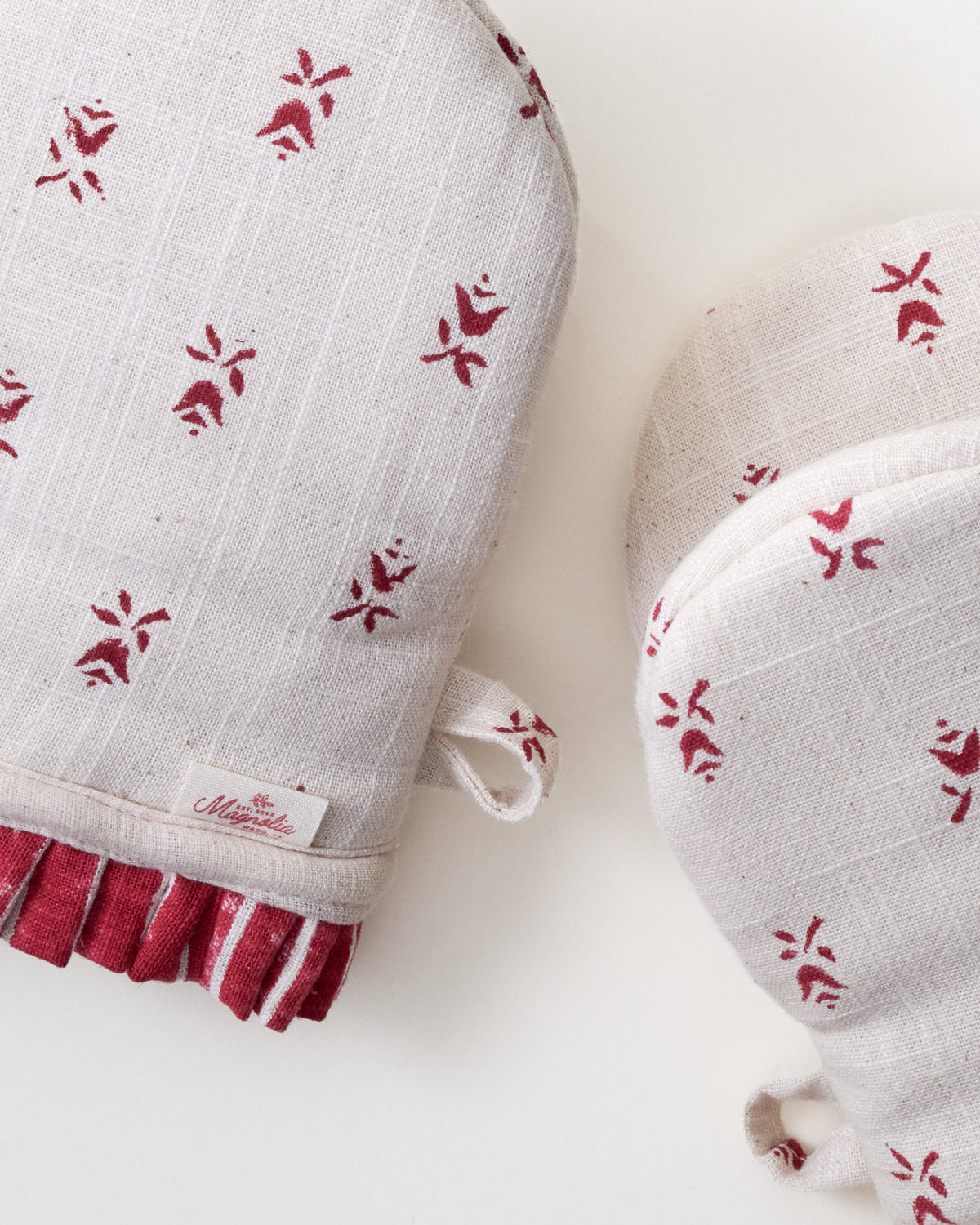 Tulip Block Print Oven Mitt Set of Two close up