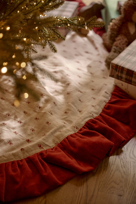 Classic Christmas Reversible Ruffle Tree Skirt