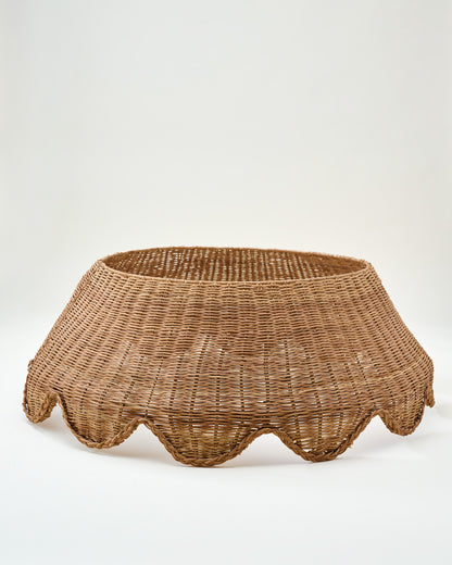 Solene Scalloped Rattan Tree Collar