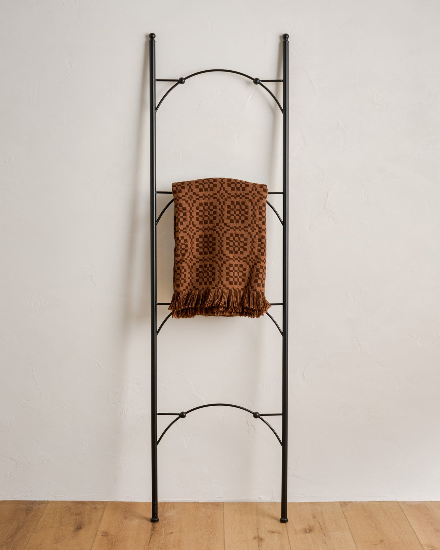 Gracie Metal Arched Ladder
