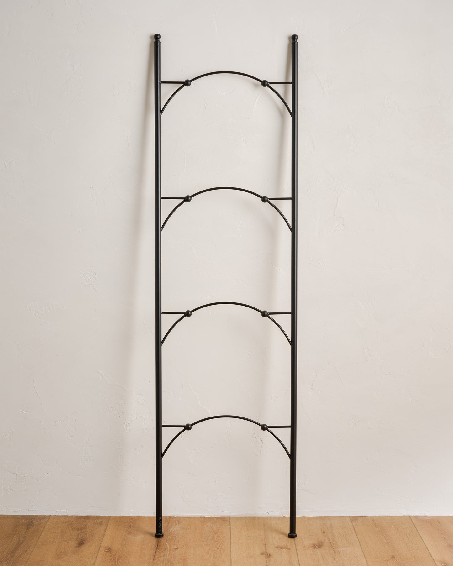Gracie Metal Arched Ladder