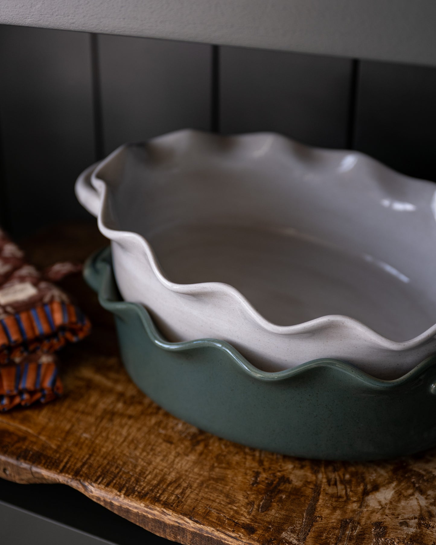 Blue Oval Scalloped Baker