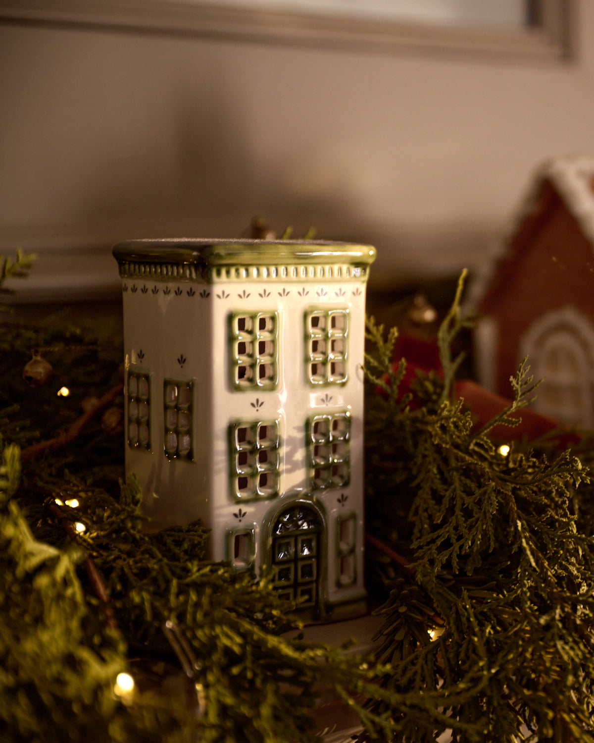 Heirloom Noel Ceramic Cottage