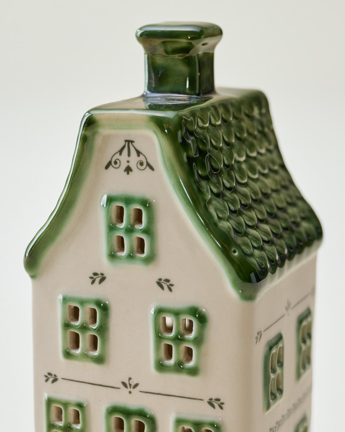 Heirloom Noel Ceramic Cottage