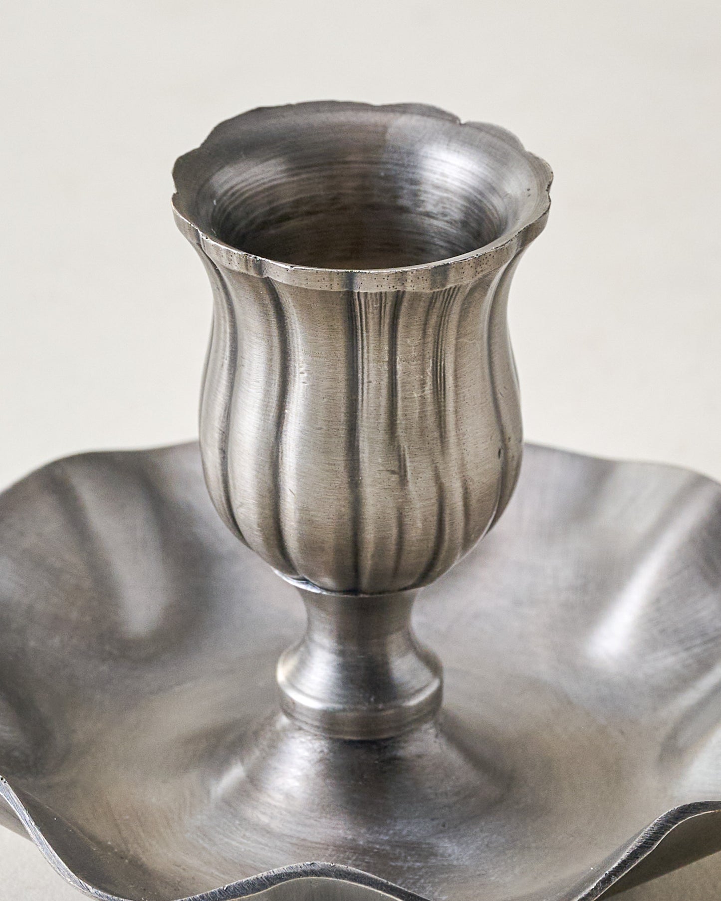 Ruffle Taper Holder