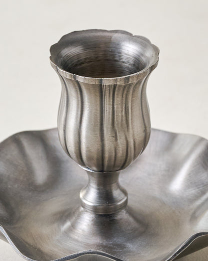 Ruffle Taper Holder