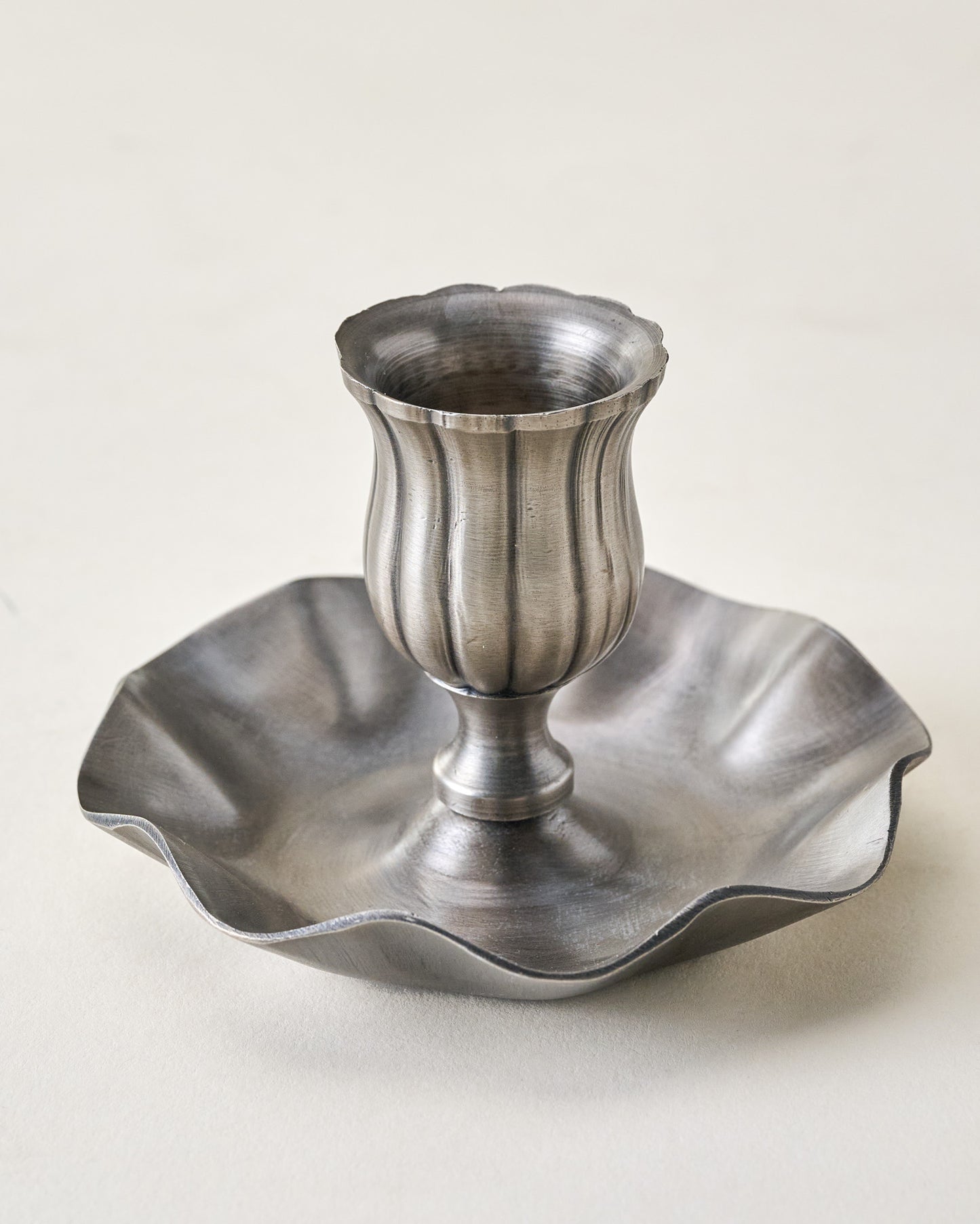 Ruffle Taper Holder