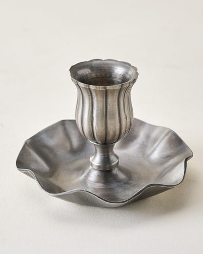 Ruffle Taper Holder