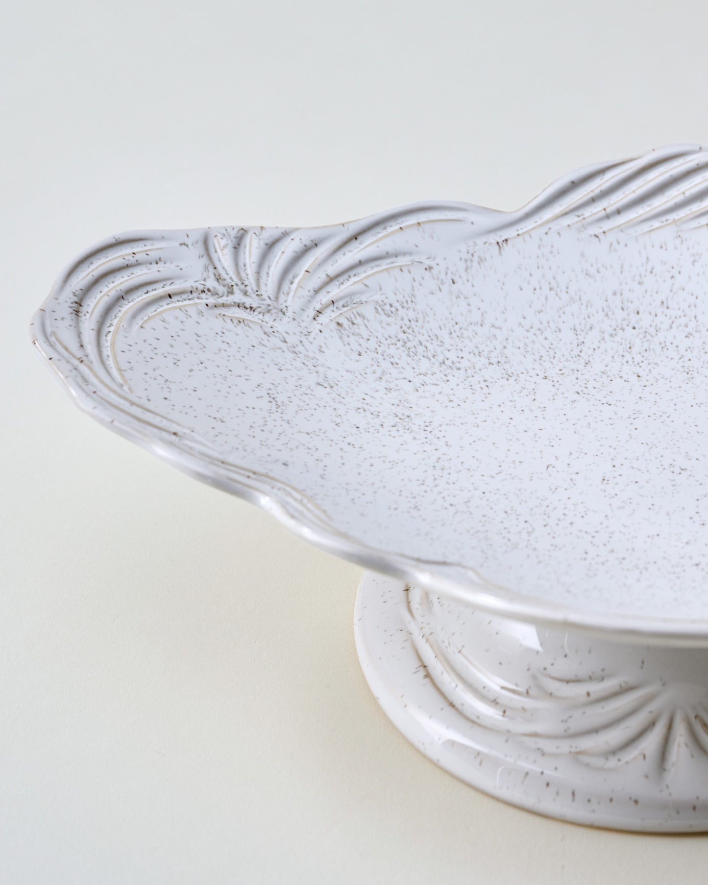 Sandra Stoneware Footed Tray