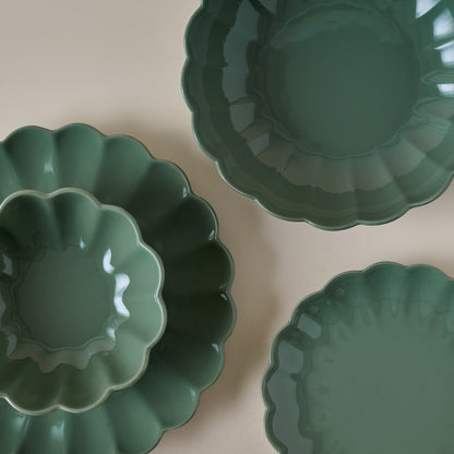 Seagrass Scalloped 4-Piece Place Setting shown from above