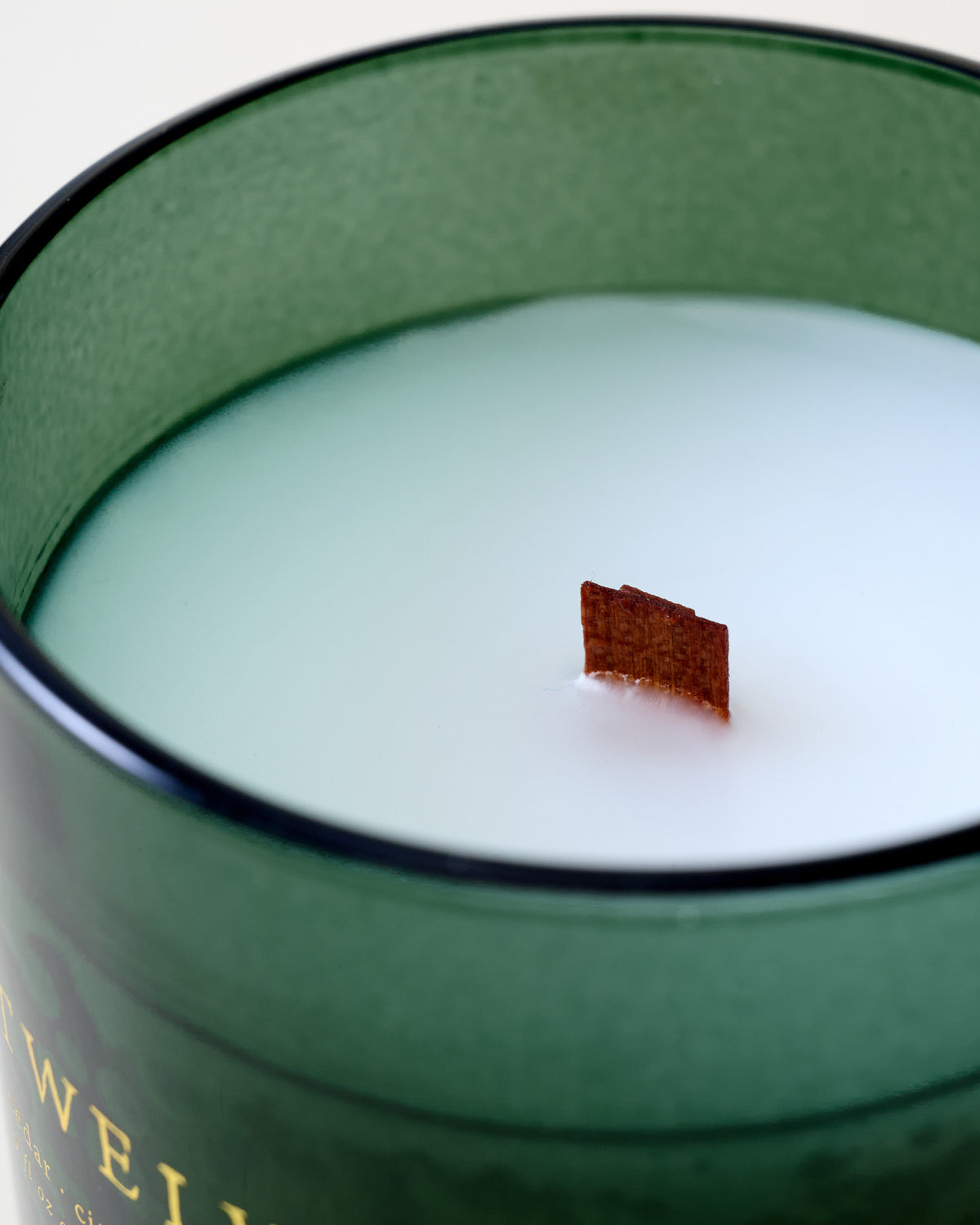 Magnolia Twelve Nights Candle - Limited Edition close up