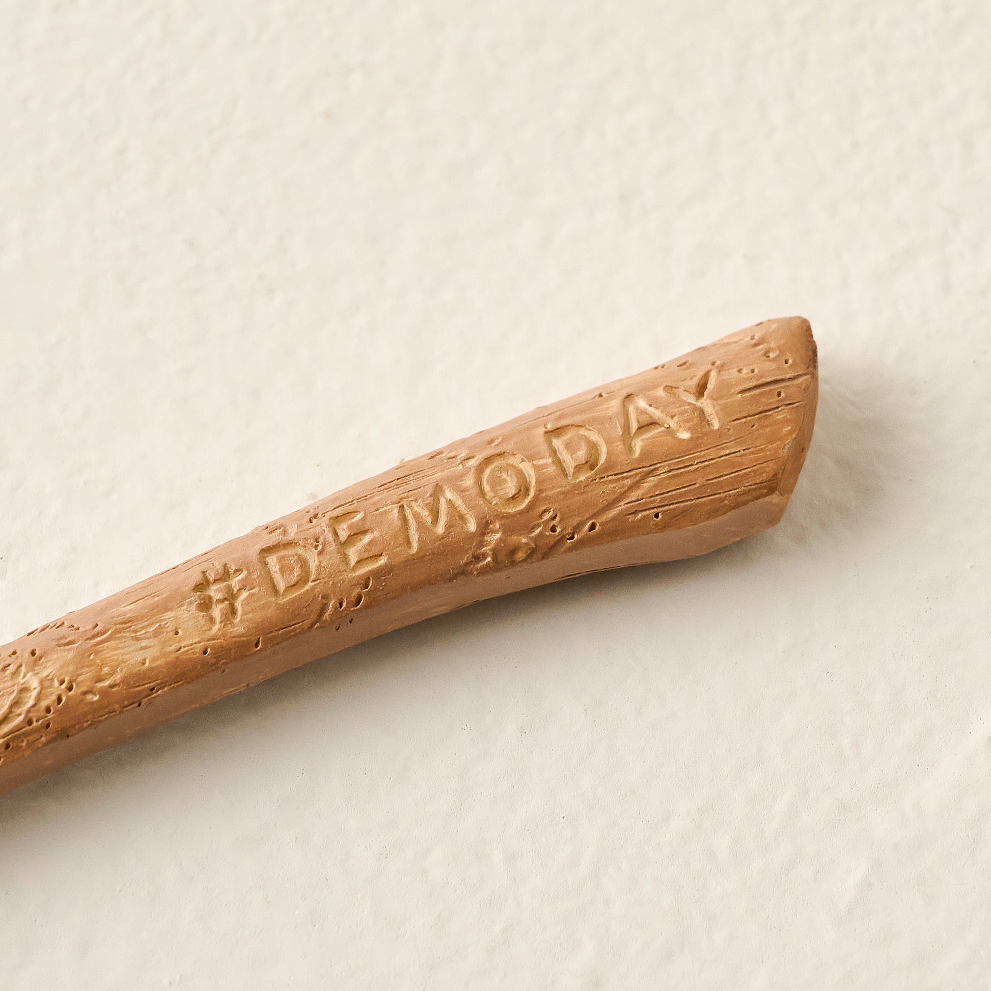 #DEMODAY Hammer Ornament handle up close