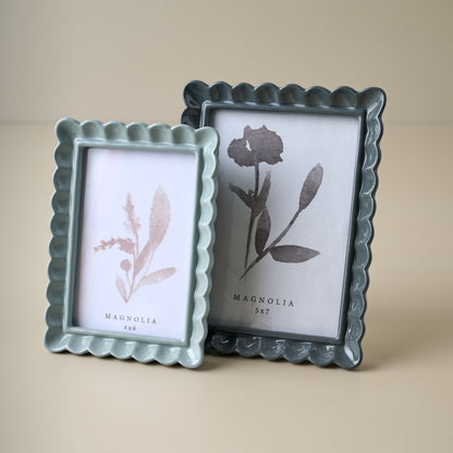 Kara Scalloped Photo Frame