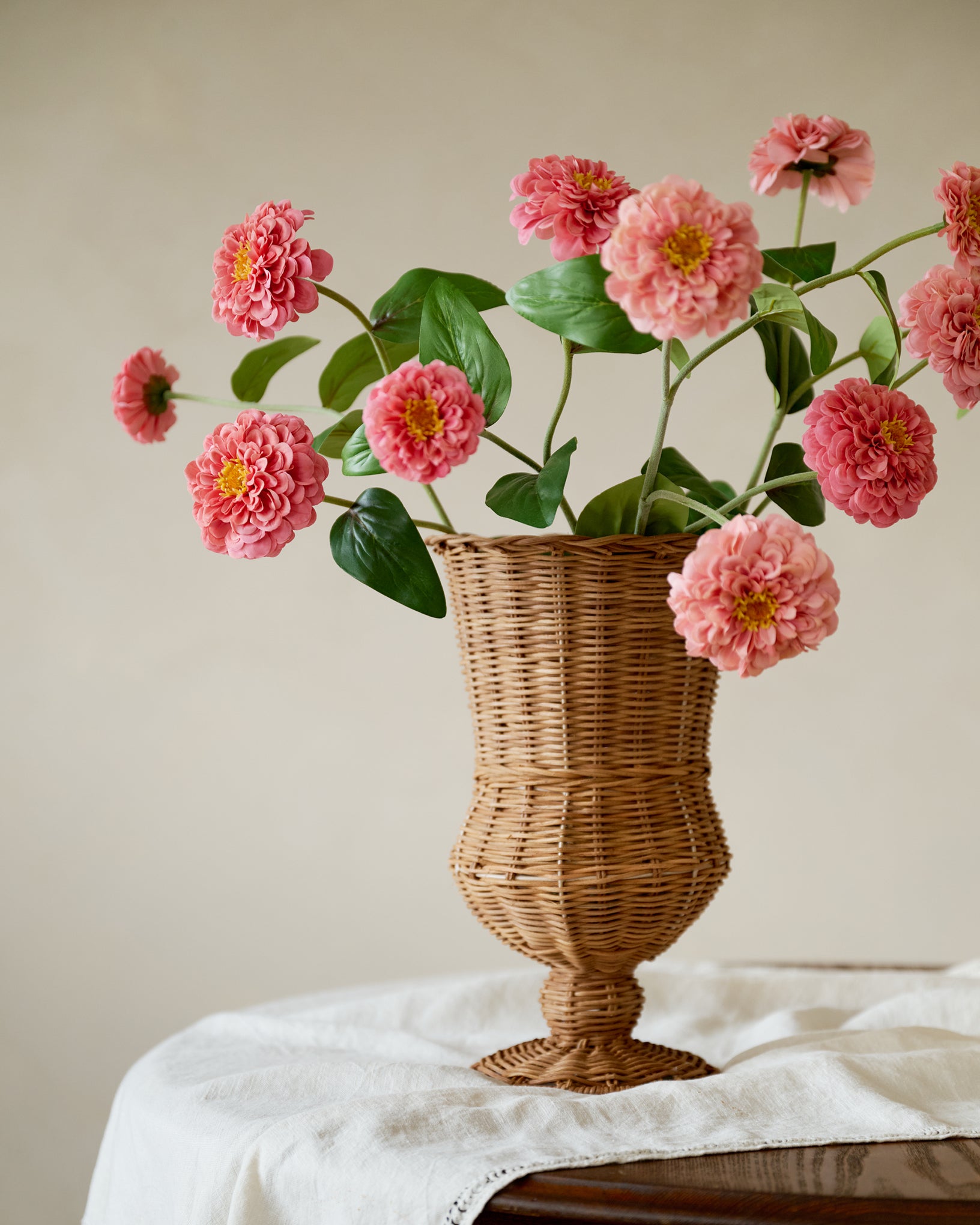 Real Touch Zinnia Stem – Magnolia