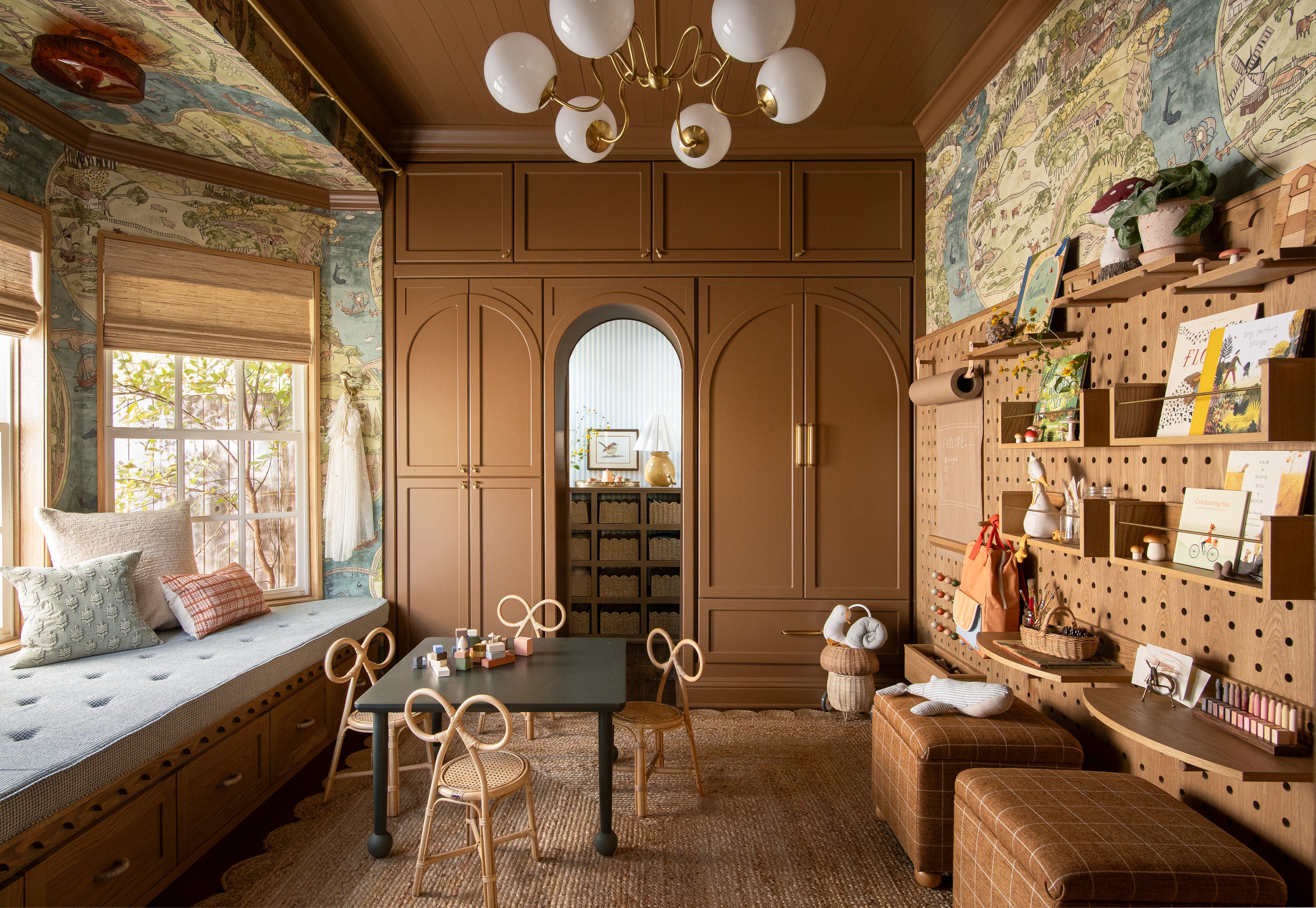 A magical playroom designed by Joanna Gaines on Mini Reni.