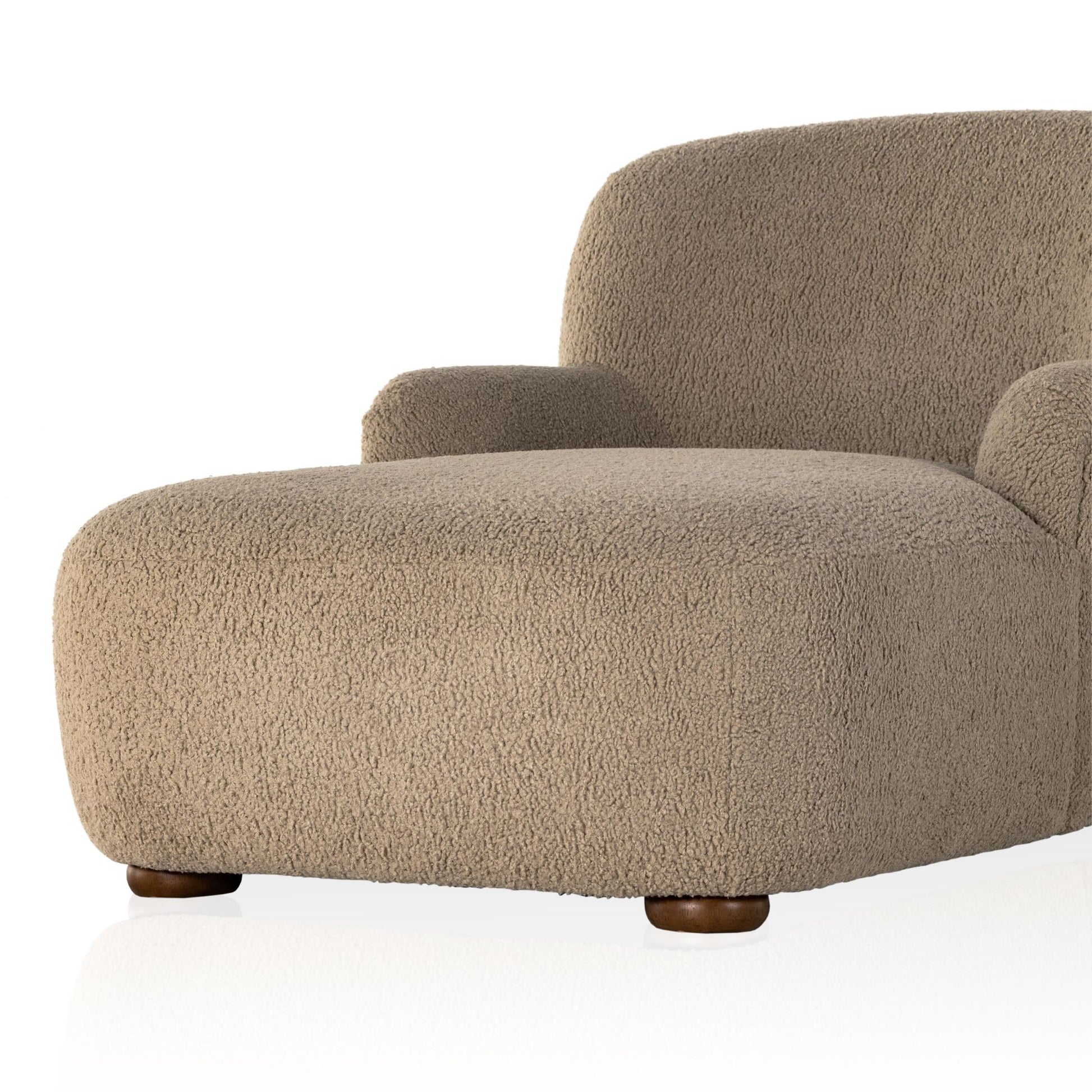Ruby Chaise Lounge in camel