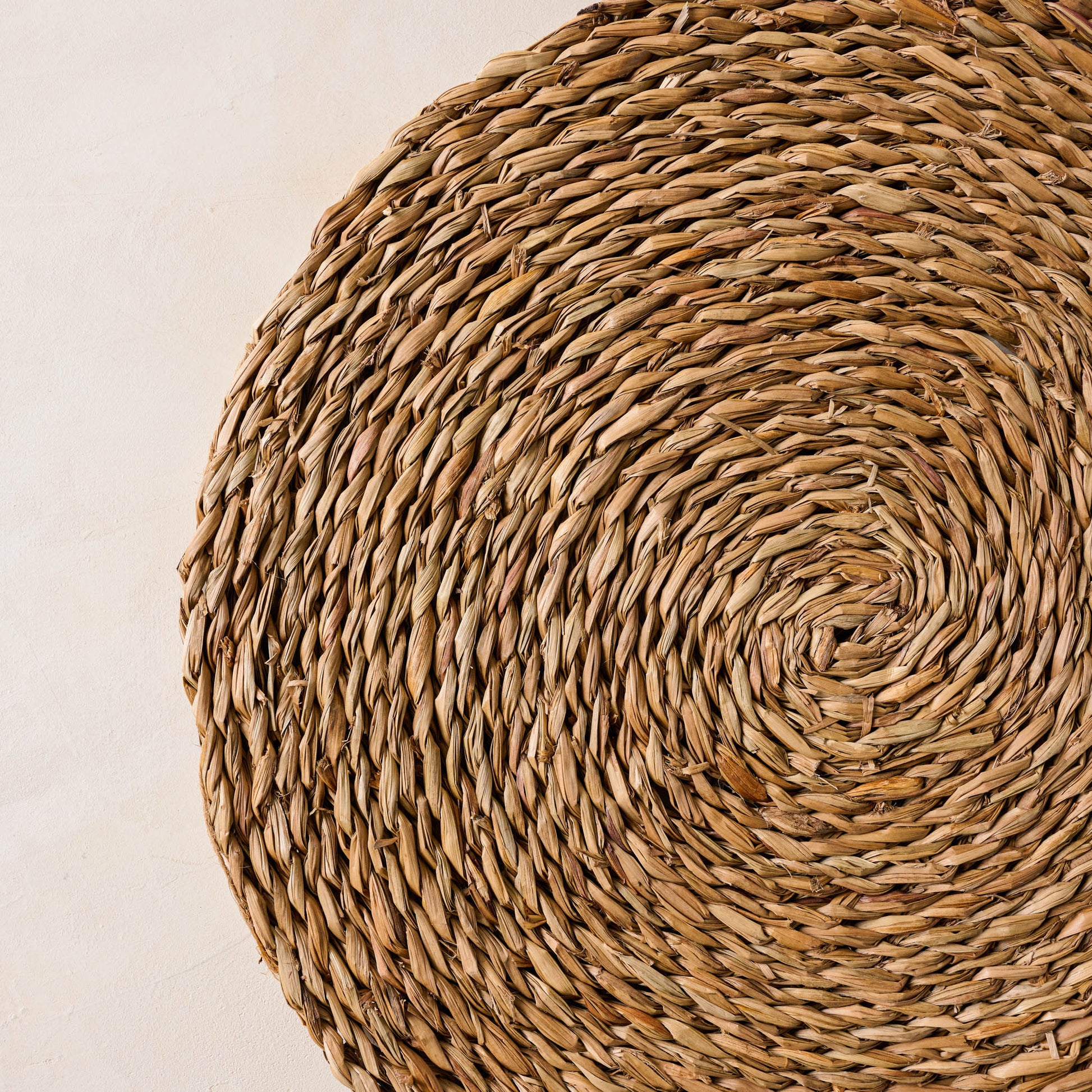 Lucian round placemat