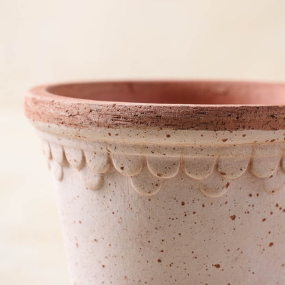 Terracotta Bergs Pot close up of scalloped detail on outer rim of pot