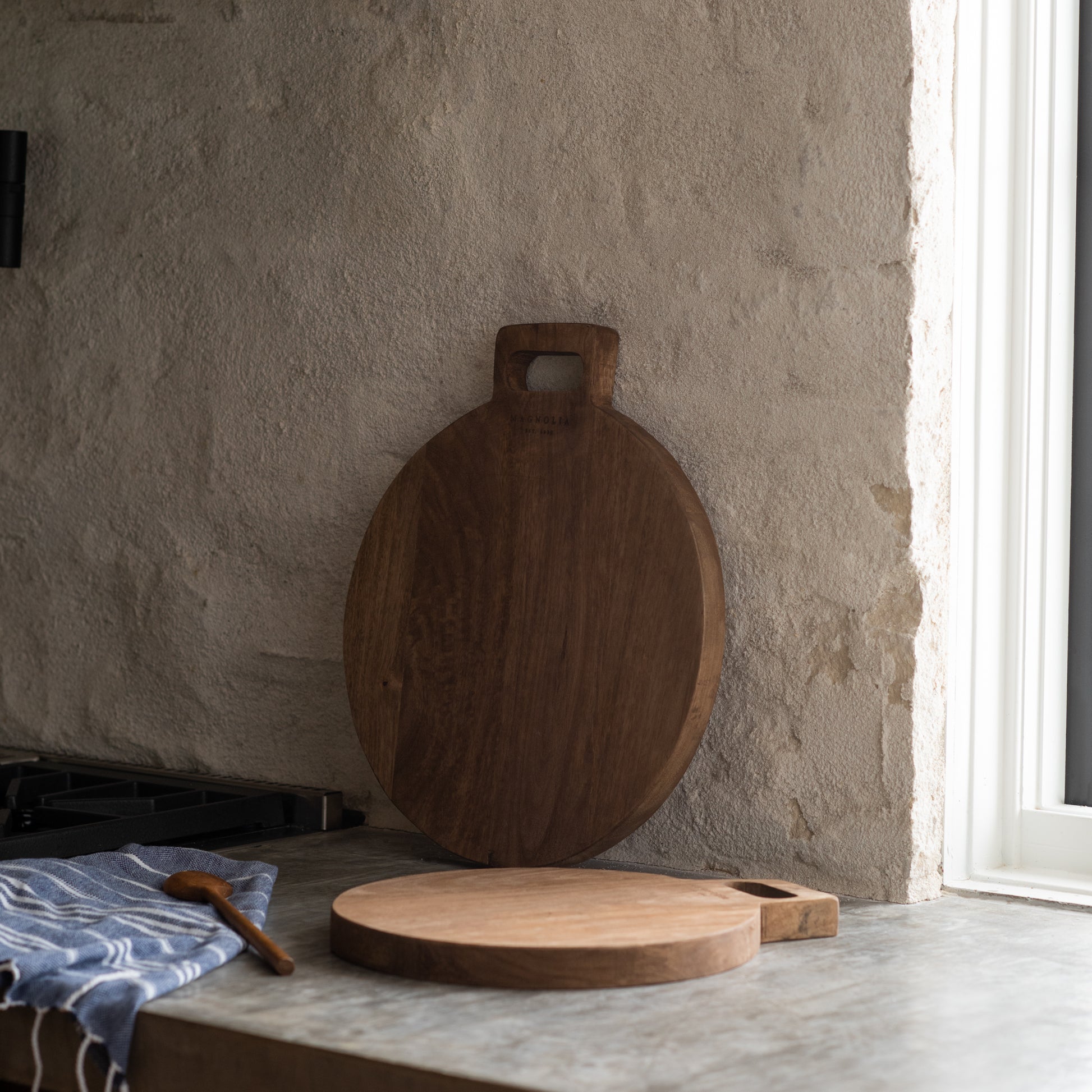 Mango Wood Round Bread Board
