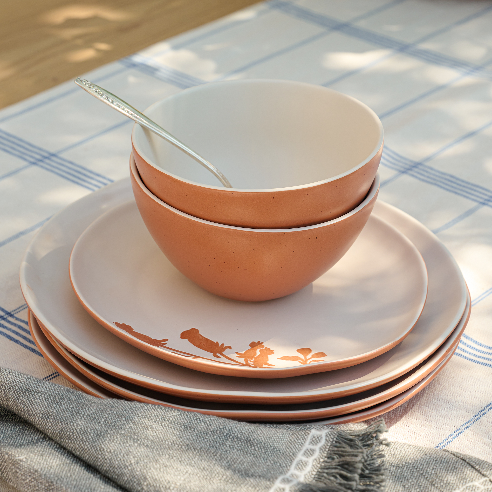 summer-22-tabletop