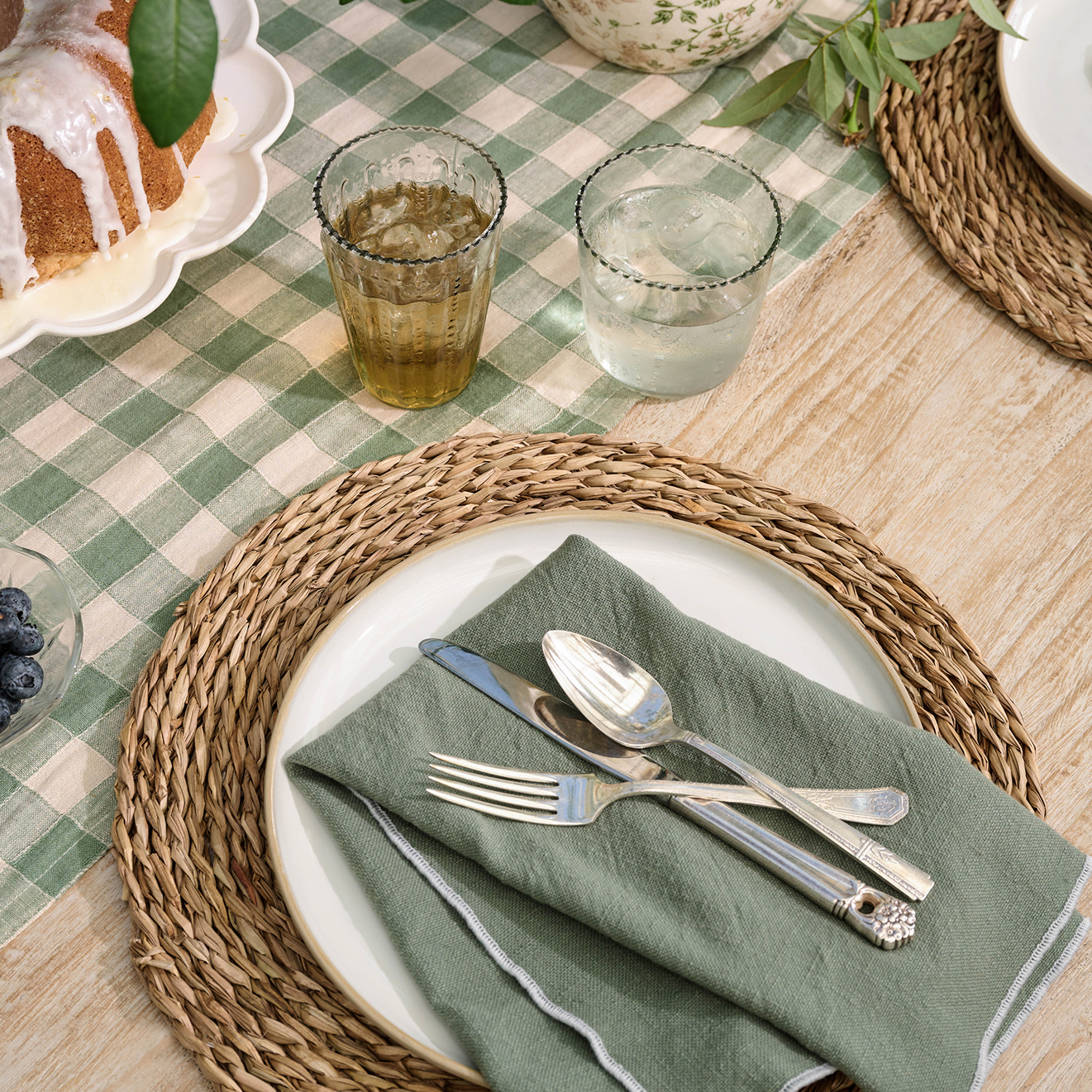 Shop Napkins + Tablecloths