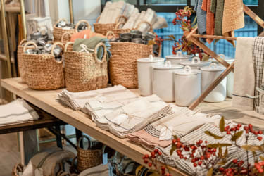 Magnolia top home towels