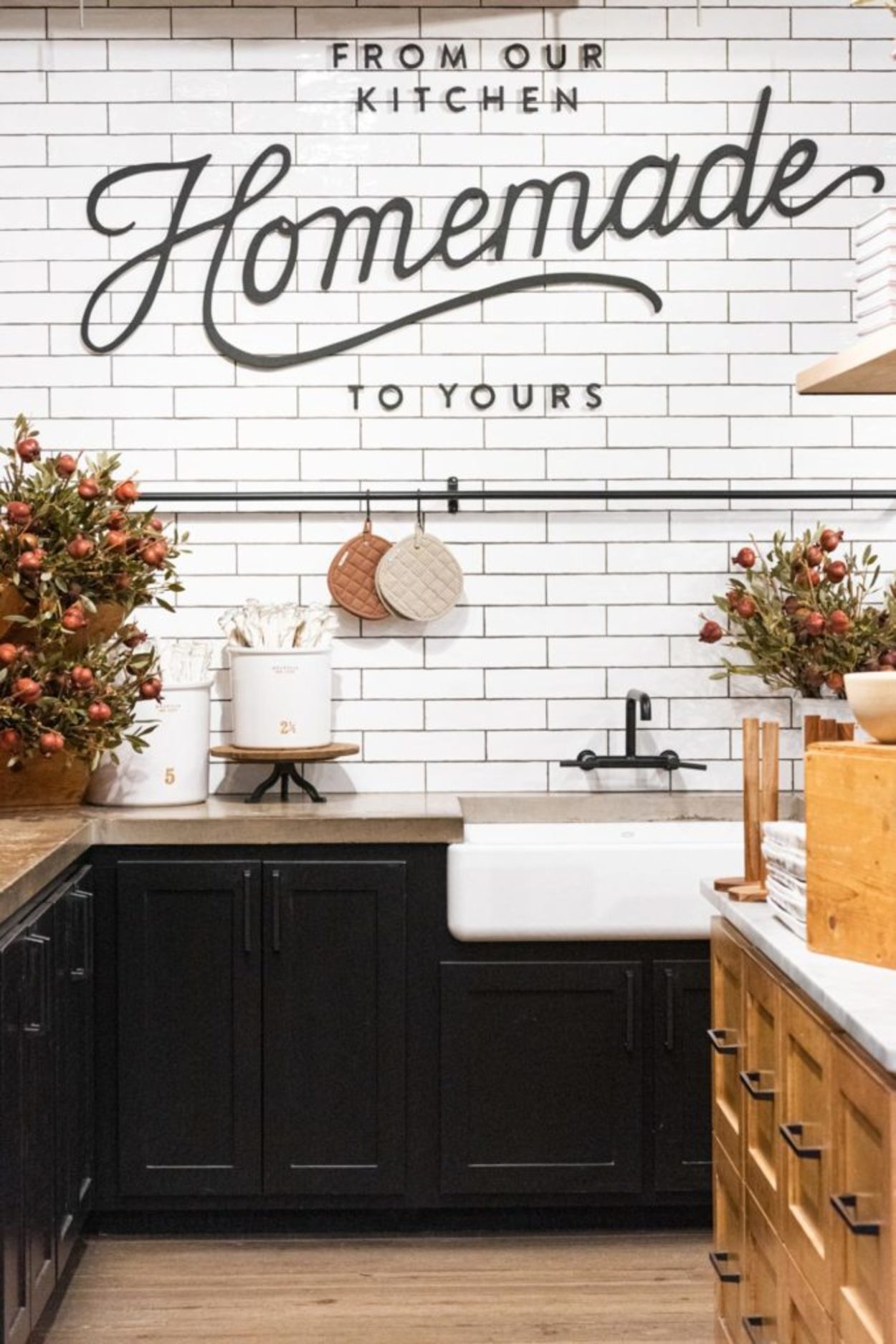 Jo's Design Notebook: Kitchen Islands Blog - Magnolia