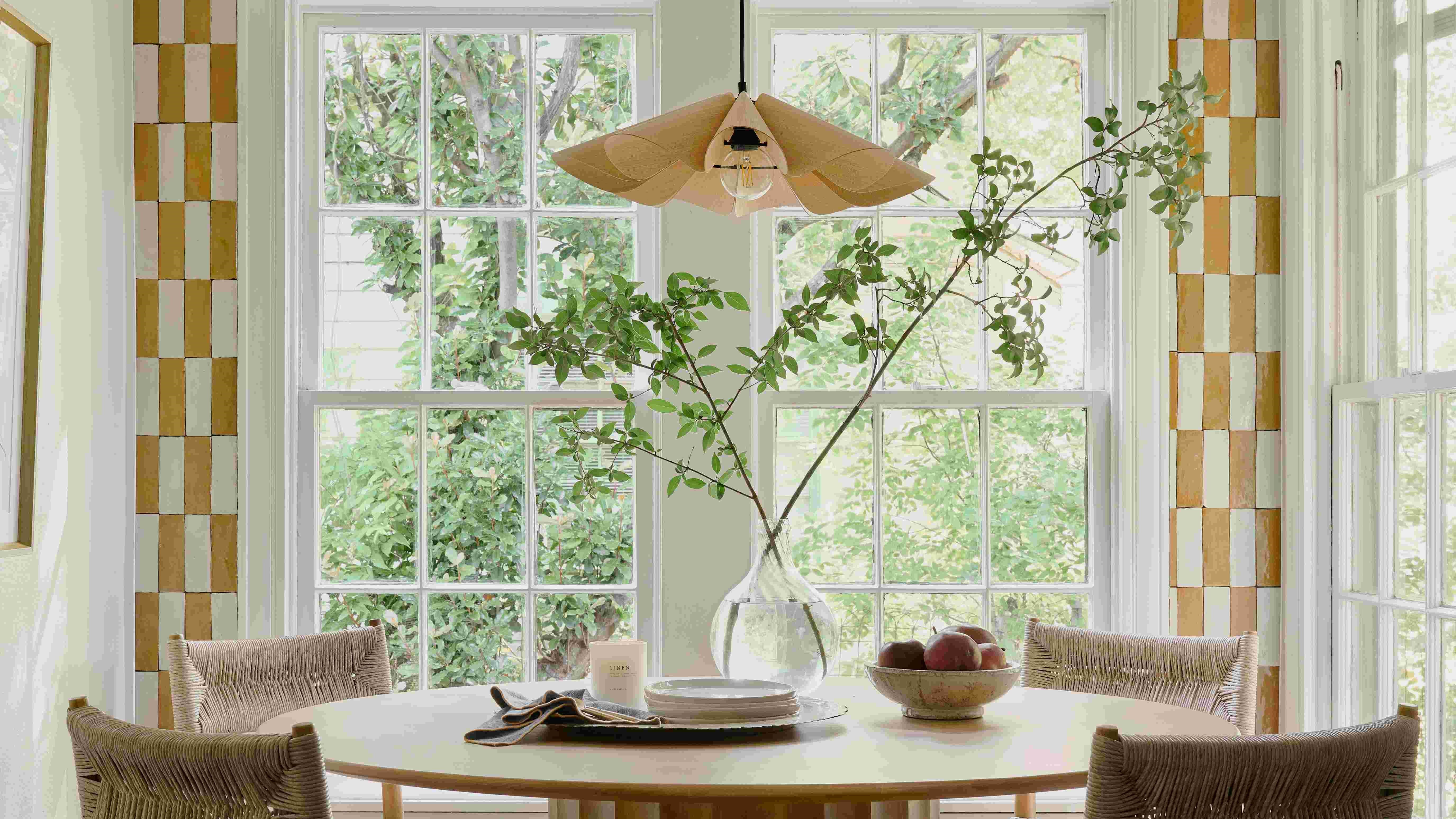 Mini Reni: Breakfast Nook
