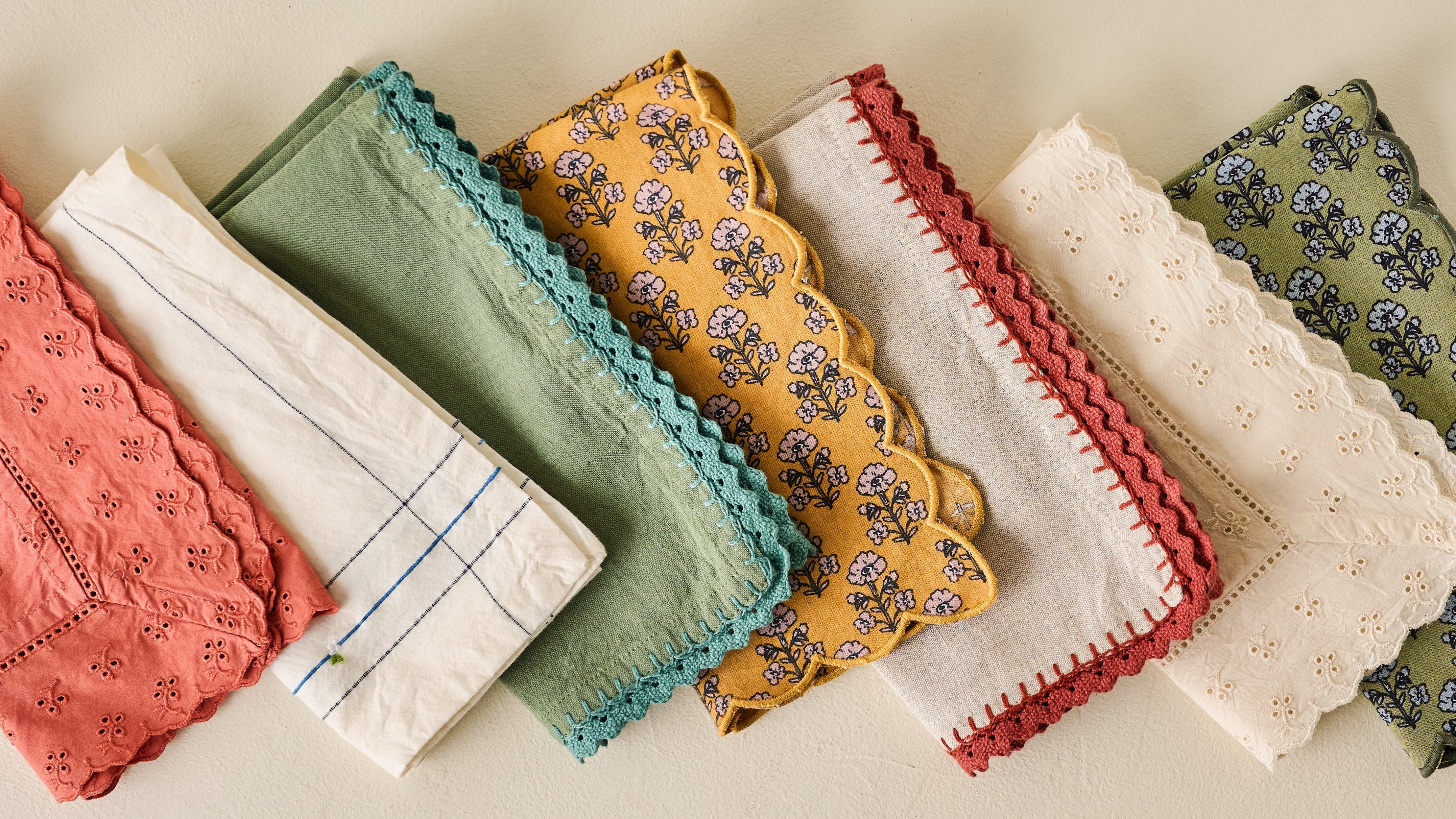 shop table cloths, placemats and napkins.