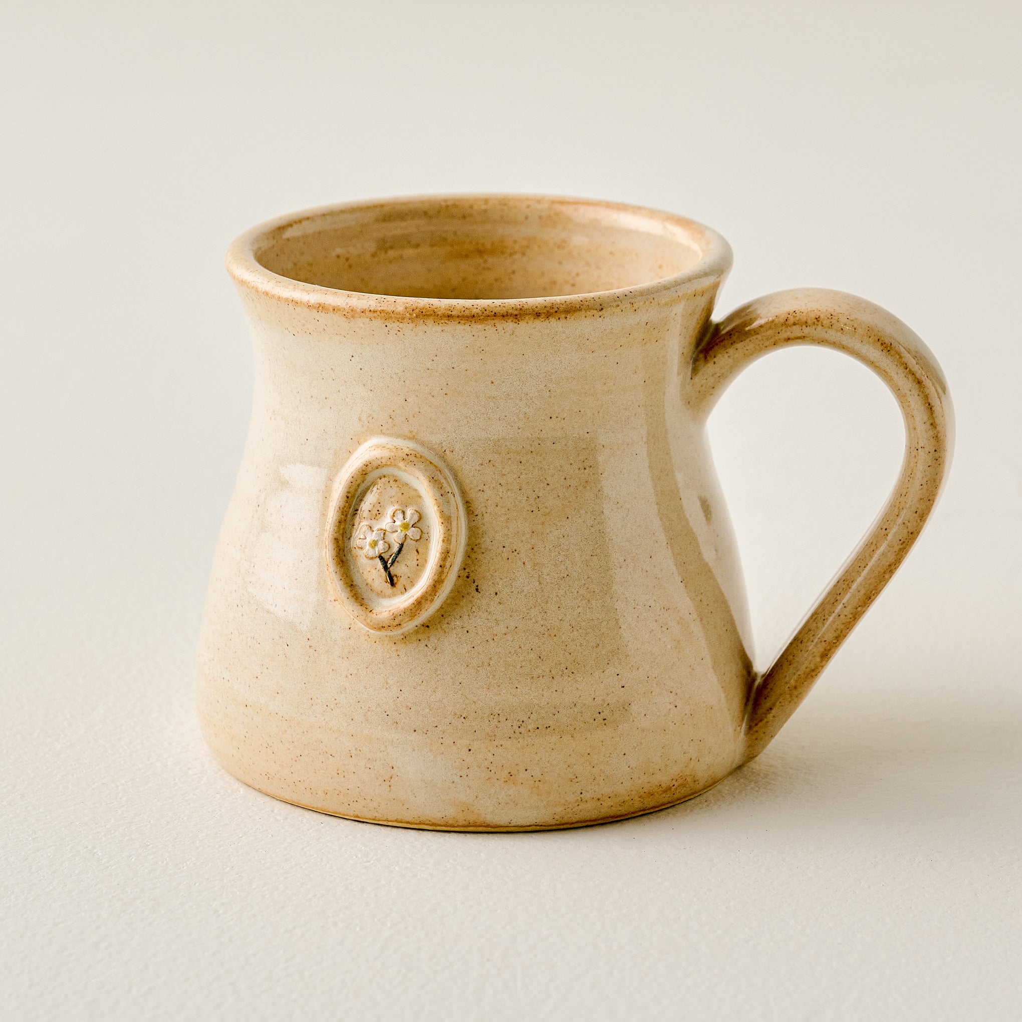 Black Oak Daisy Mug