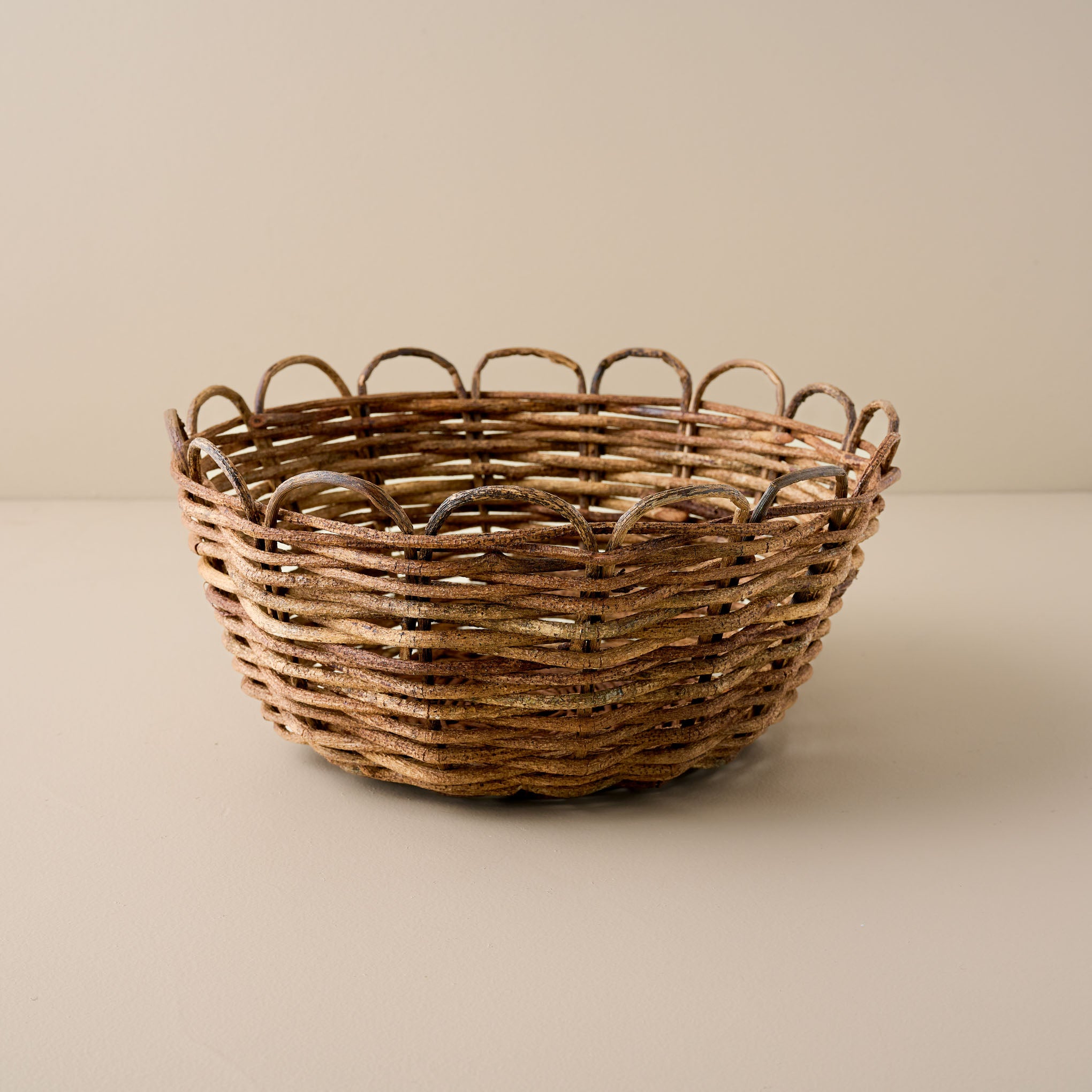 Scalloped Woven Basket large