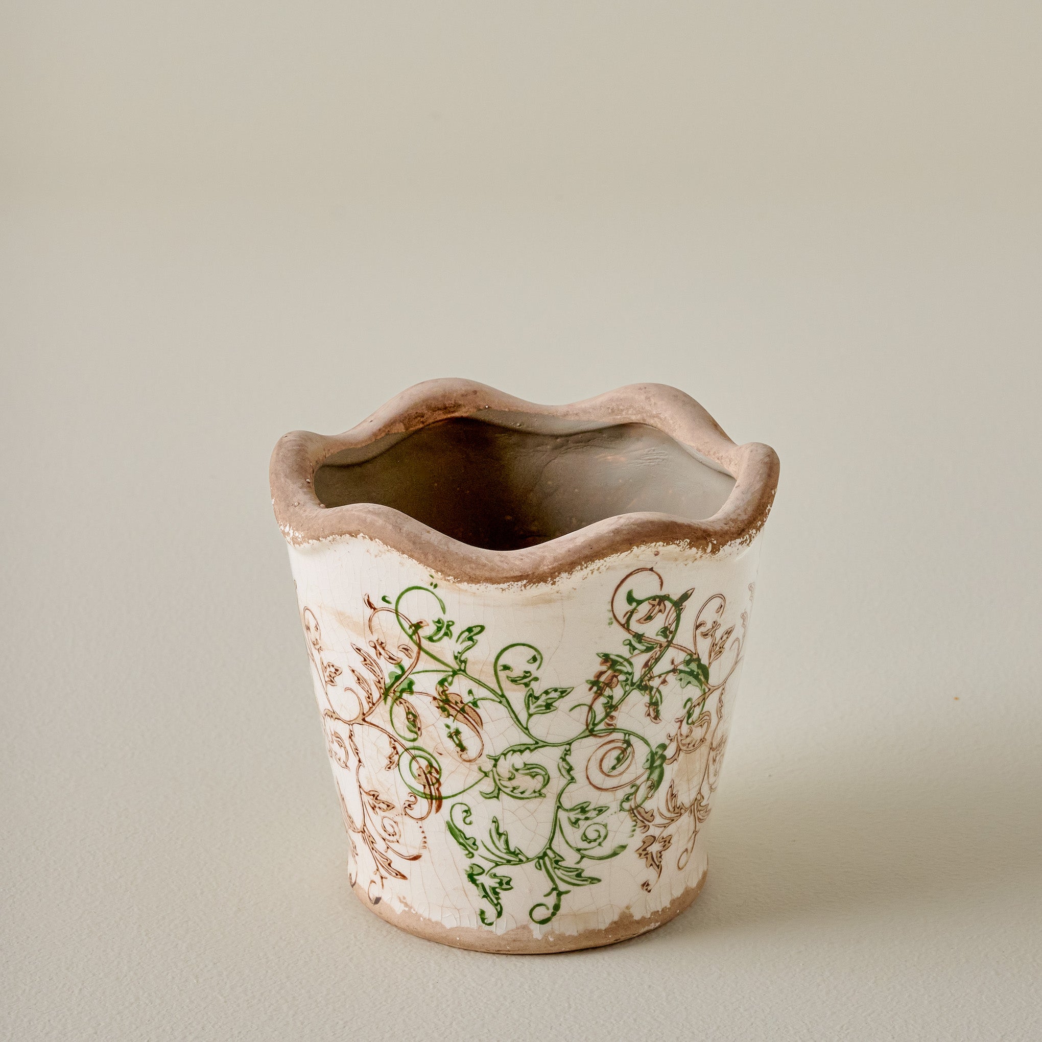 Small Green Scalloped Distressed Planter