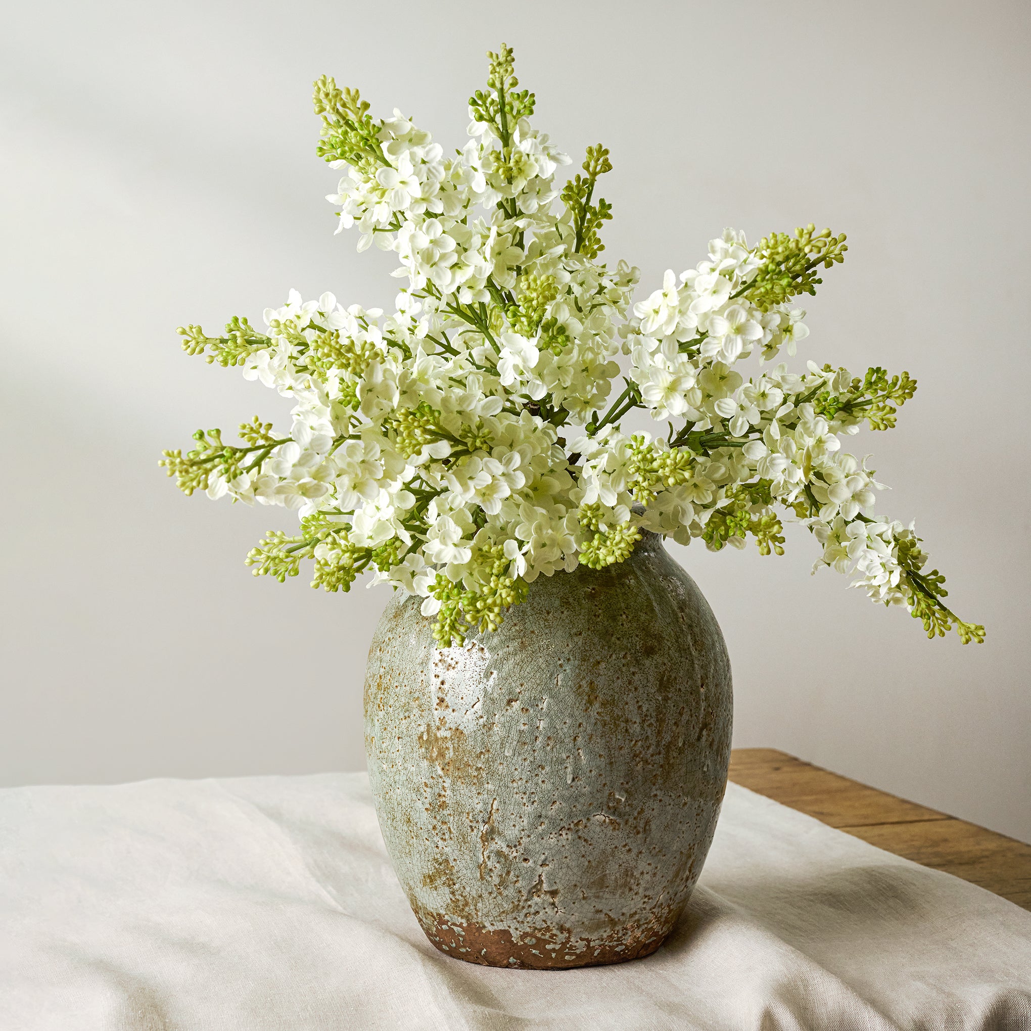 Skye Vase + White Lilac Bundle Pairing