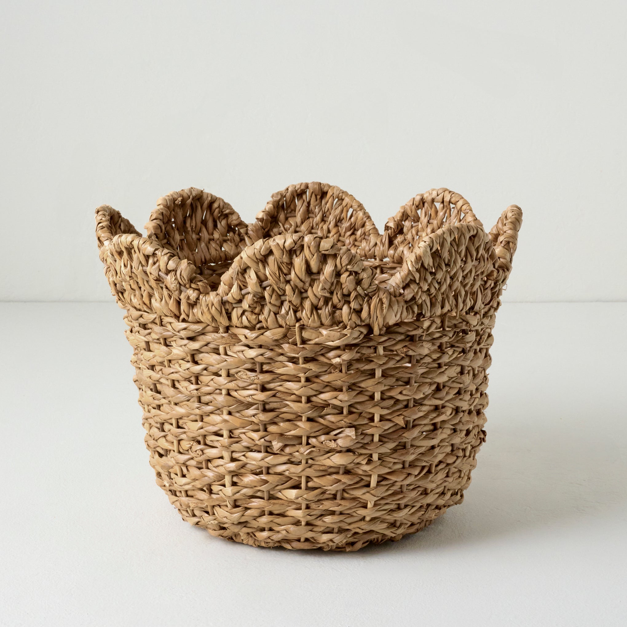 Small Solene Woven Scalloped Basket