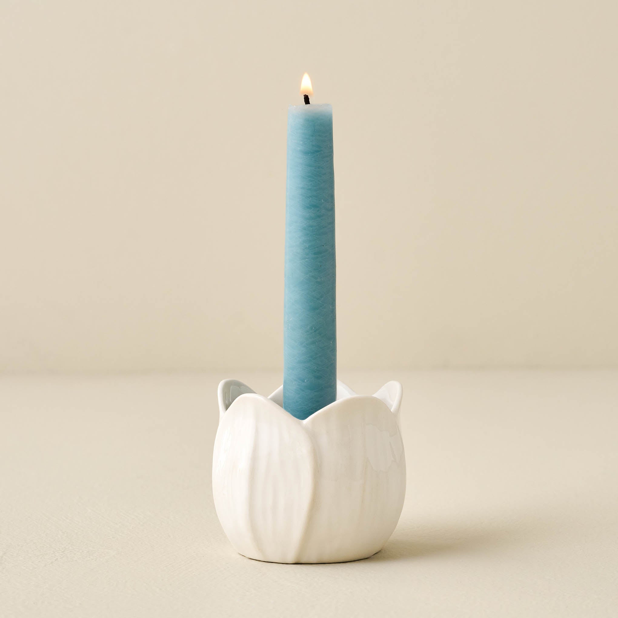 Magnolia Ceramic Taper Holder with blue taper