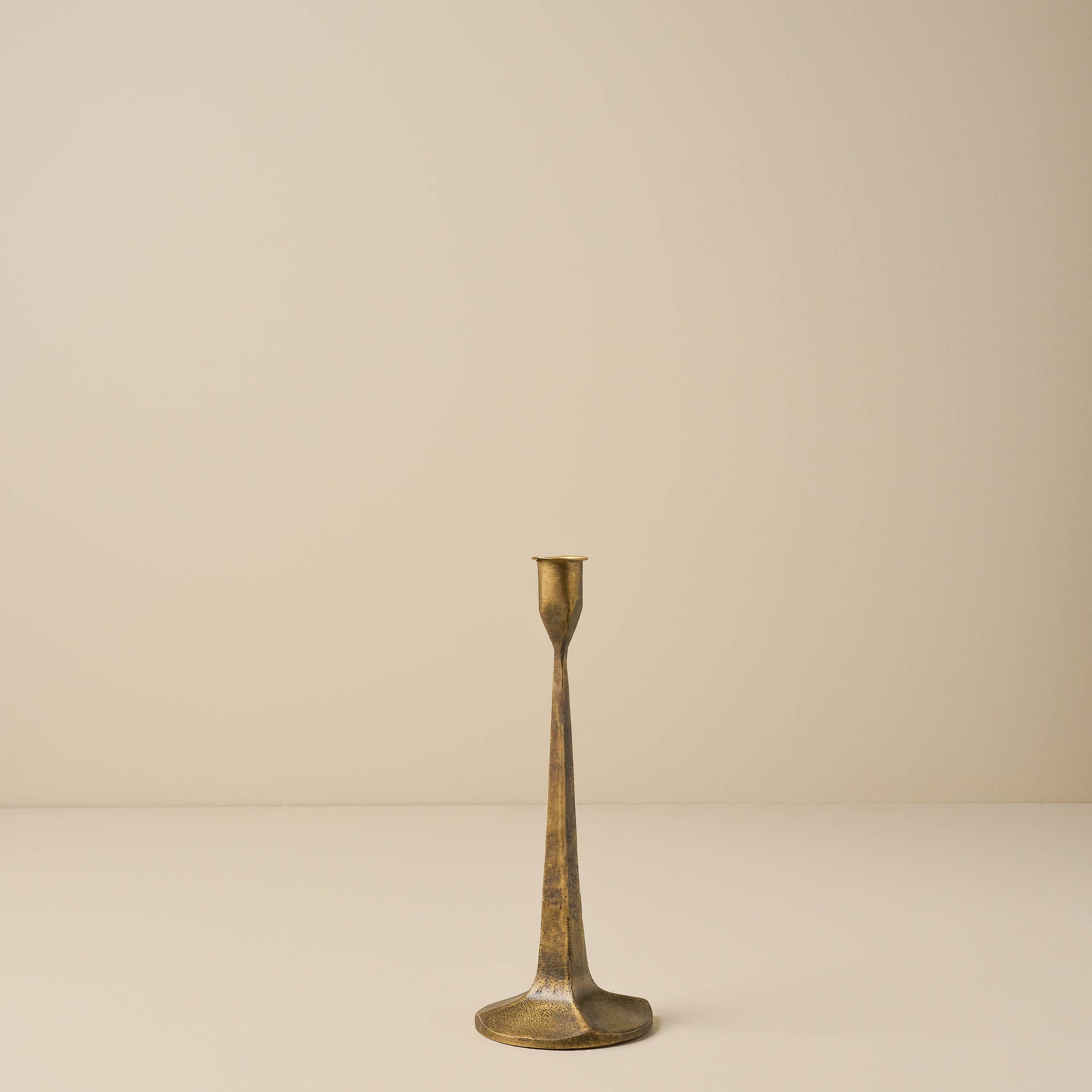 Antique Brass Gatecrest medium