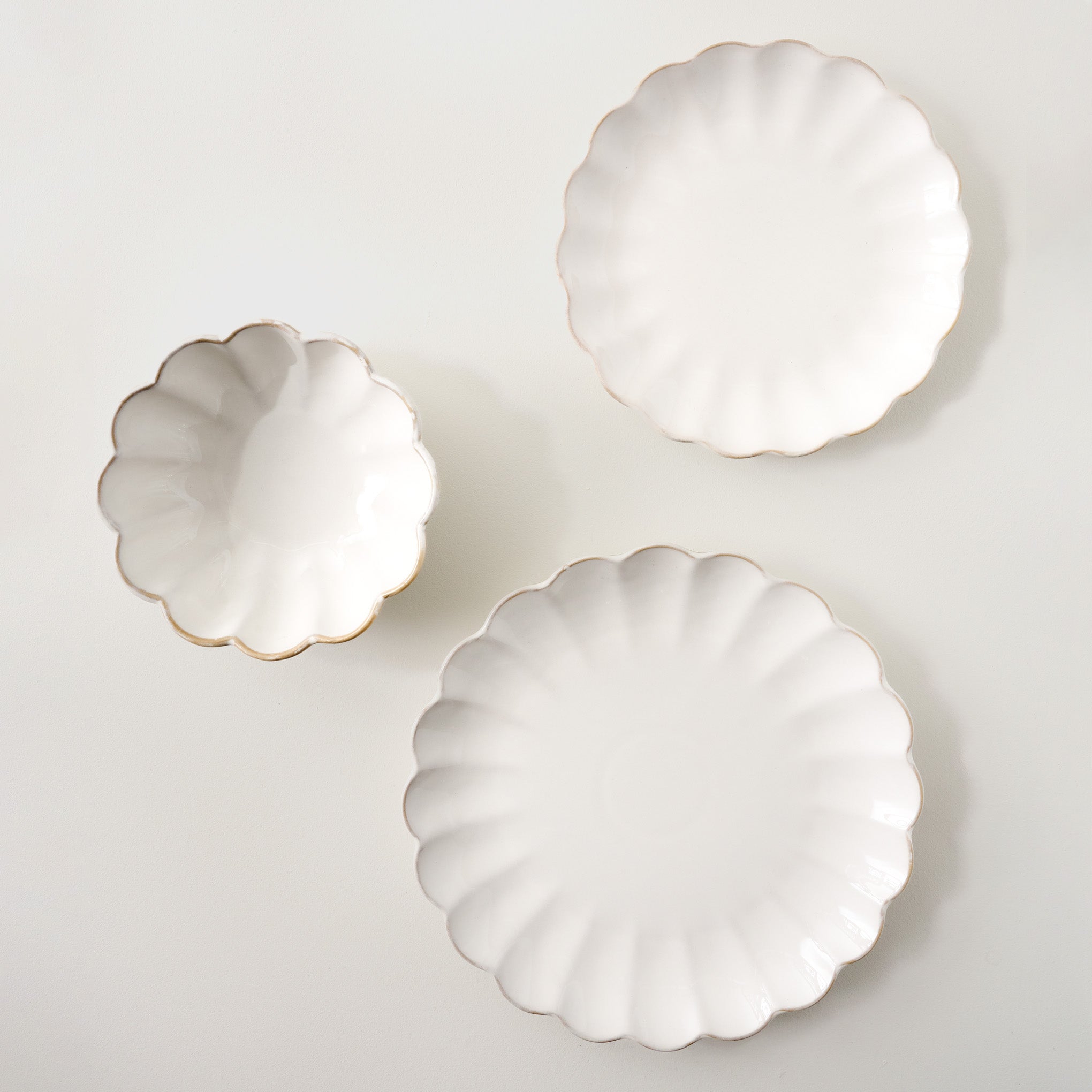 Cream Scalloped 3-Piece Place Setting