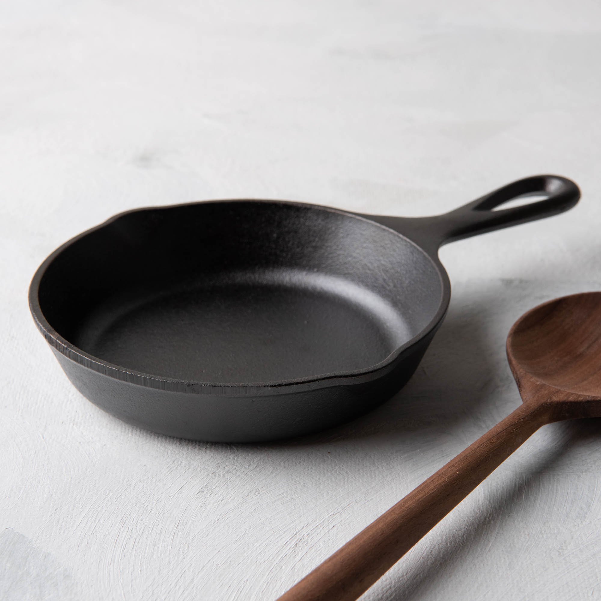lodge magnolia branded 6.5 inch cast iron skillet