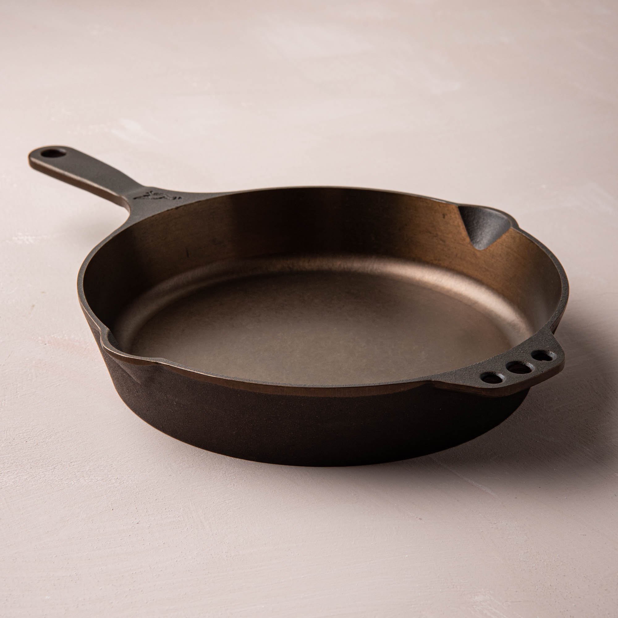 smithey cast iron skillet number 10