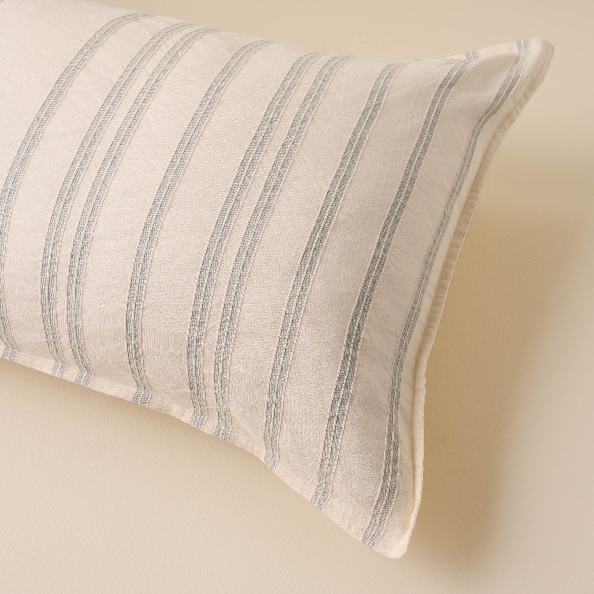 Linen Embroidered Pillow Linen Embroidered Pillow