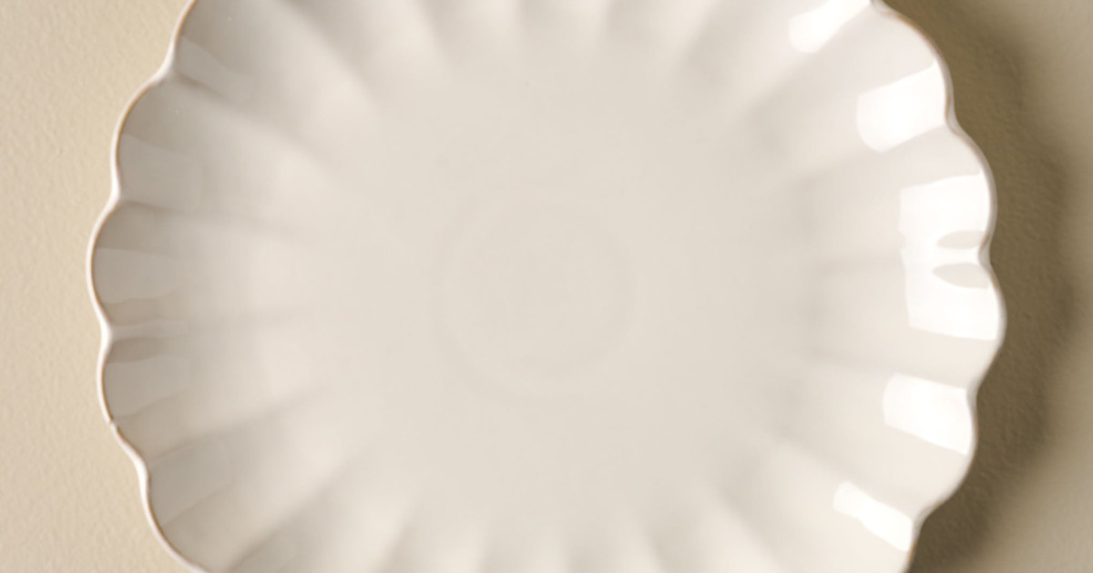 Cream Dinner Scalloped Plate