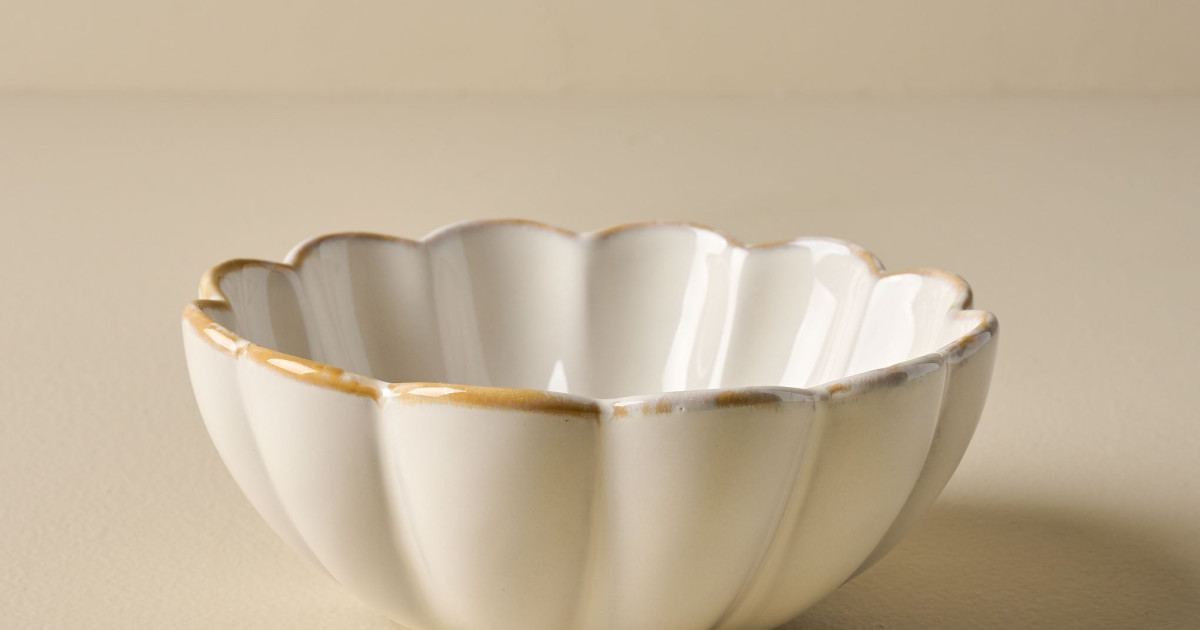 Cream Scalloped Cereal Bowl